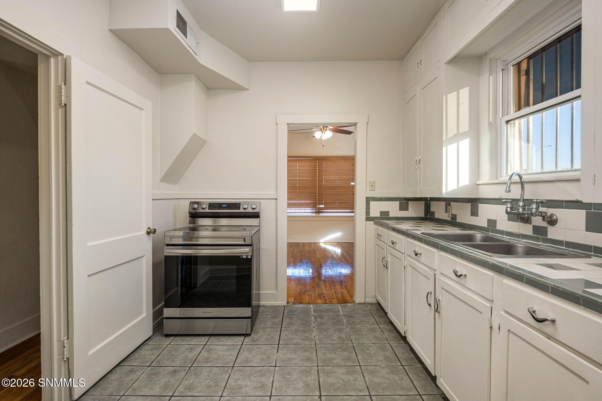 12-web-or-mls-Snappin Homes (MainN1143)-