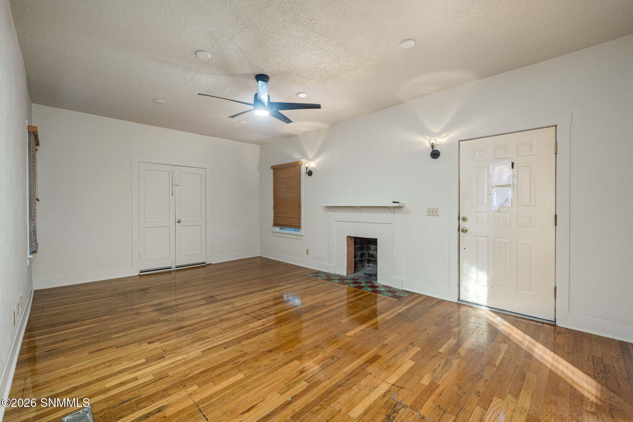 4-web-or-mls-Snappin Homes (MainN1143)-4