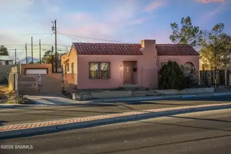 1143 Main Street, Las Cruces, New Mexico 88001, 3 Bedrooms Bedrooms, ,1 BathroomBathrooms,Residential,For Sale,Main,2600225