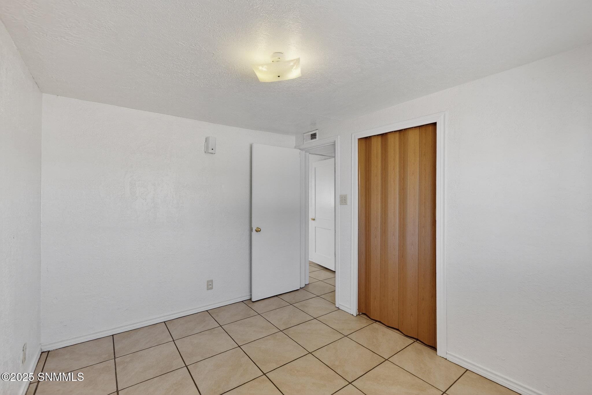 27-032_3D-Casas-1640-E-Idaho-10022025_08