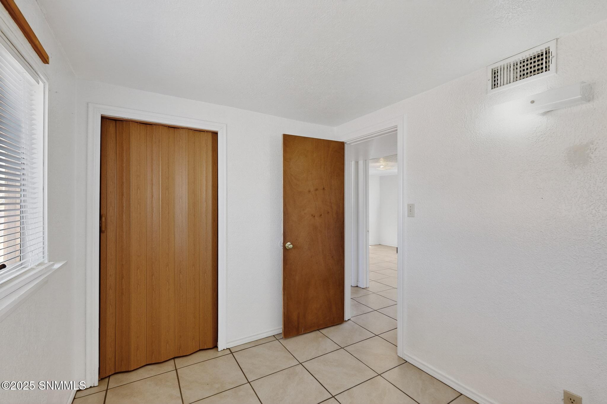 30-025_3D-Casas-1640-E-Idaho-10022025_08