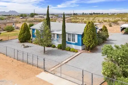 9825 Playground Lane, Las Cruces, New Mexico 88012, 3 Bedrooms Bedrooms, ,2 BathroomsBathrooms,Residential,For Sale,Playground,2601020