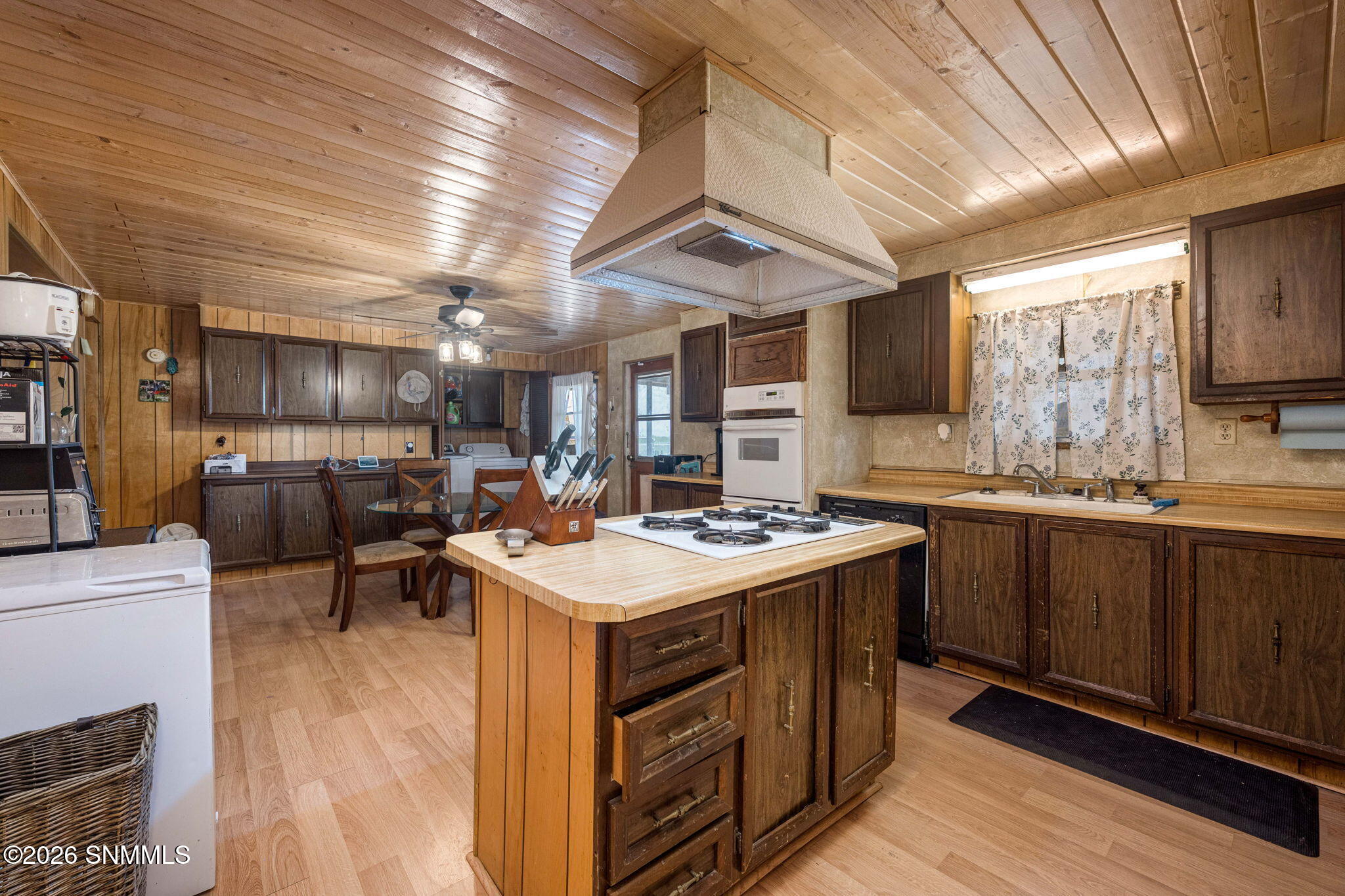 8-web-or-mls-Snappin Homes (Carr12290)-8