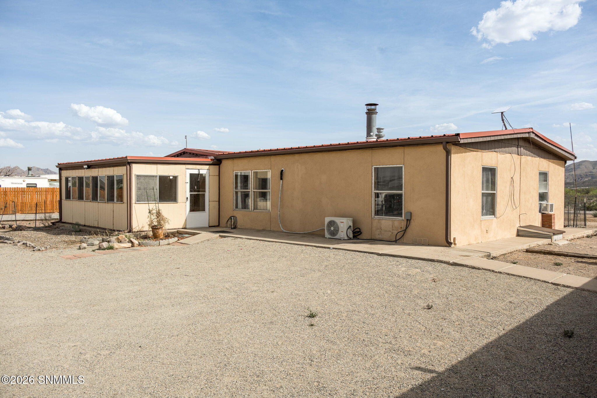 26-web-or-mls-Snappin Homes (Carr12290)-