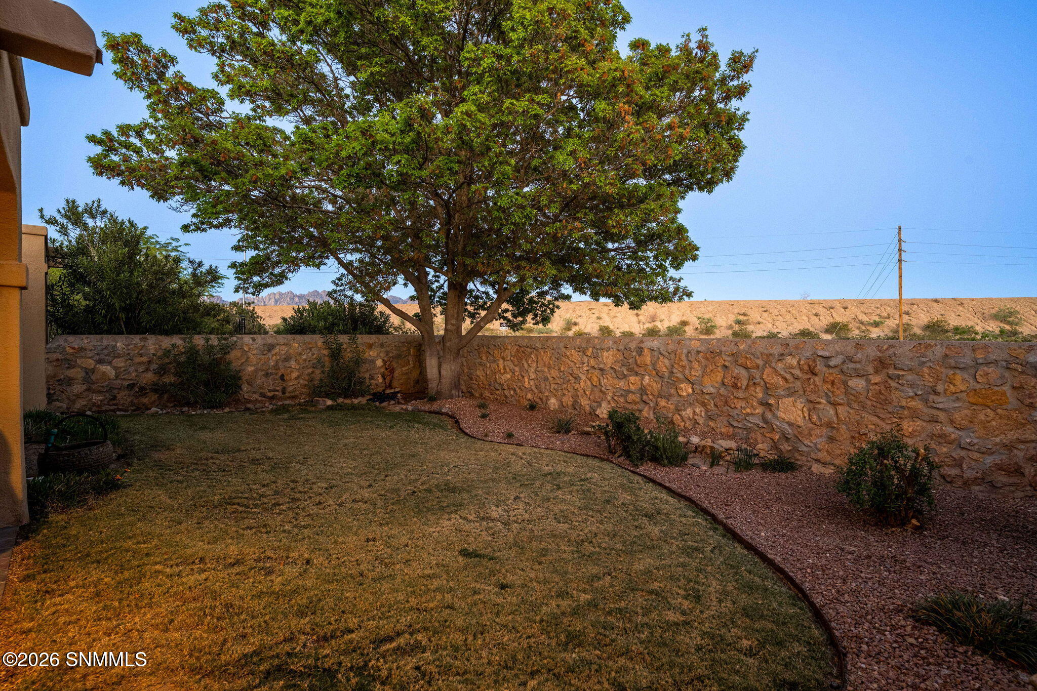 1 2444 Eldorado Ct. Las Cruces NM Z Real