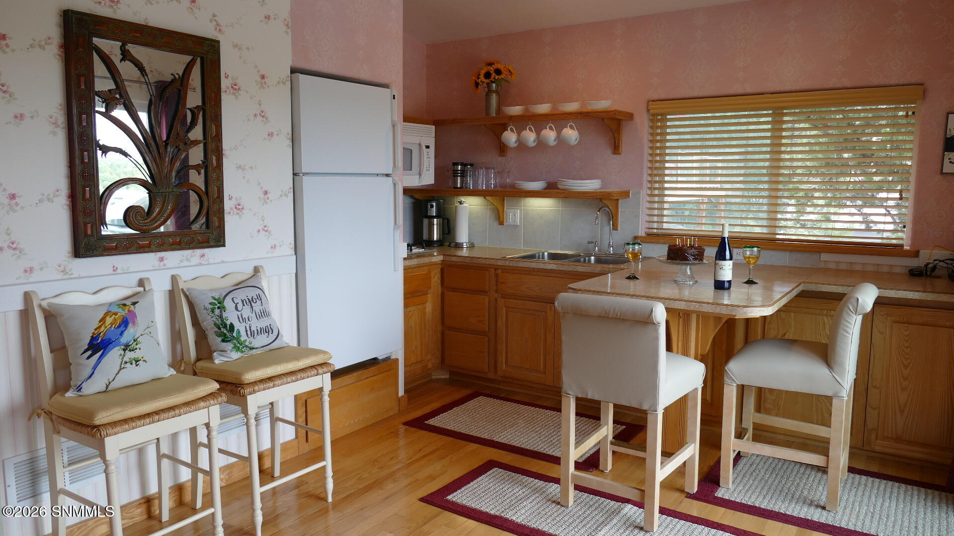 lottie deno kitchen dining