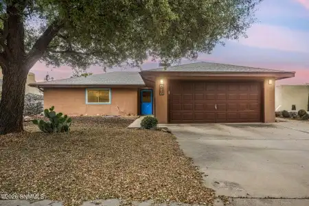 703 Homestead Circle, Las Cruces, New Mexico 88011, 2 Bedrooms Bedrooms, ,1.75 BathroomsBathrooms,Residential,For Sale,Homestead,2601051