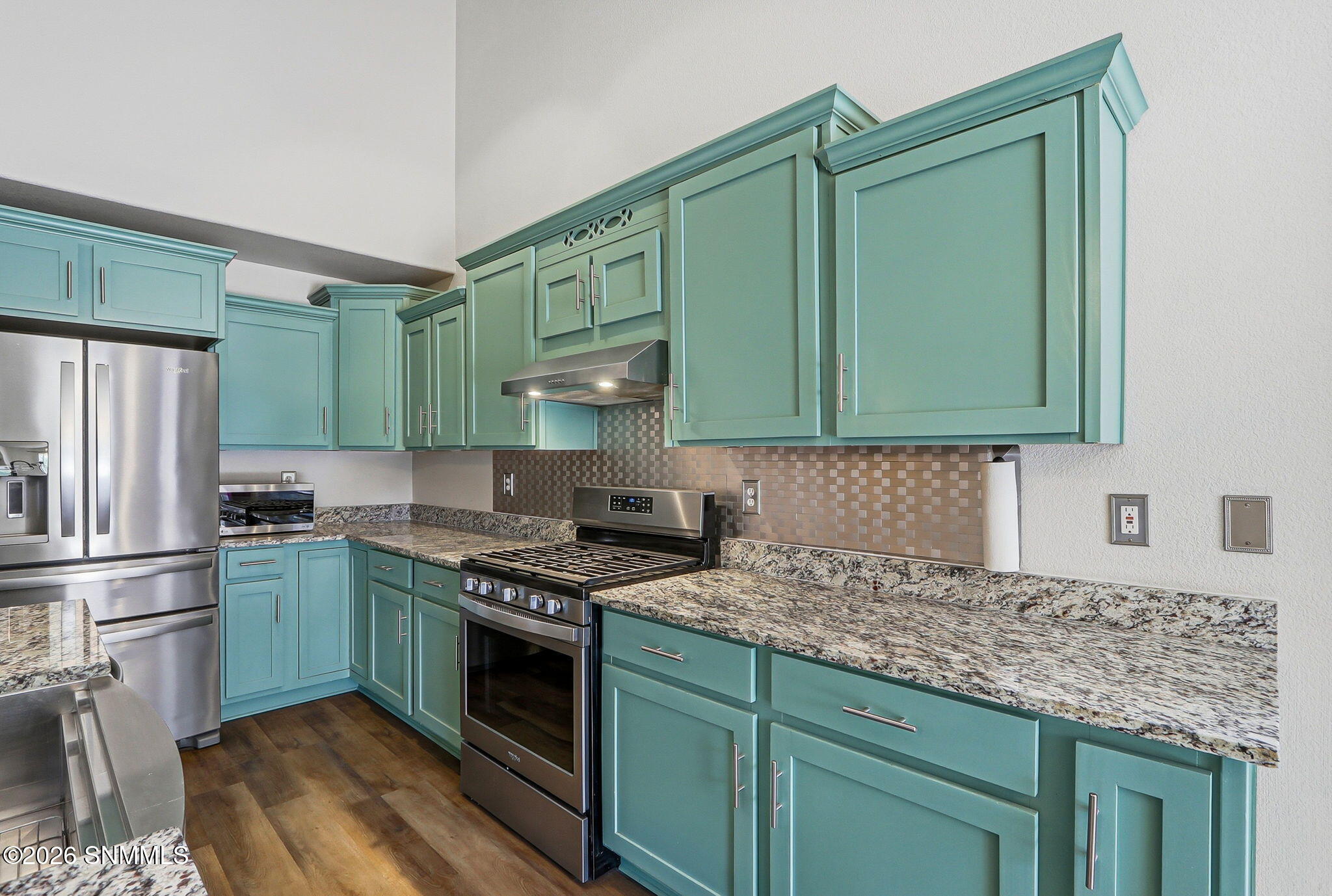 Pull Out Drawers in Cabinets