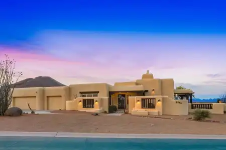 6738 Desert Blossom Road, Las Cruces, New Mexico 88007, 3 Bedrooms Bedrooms, ,2.5 BathroomsBathrooms,Residential,For Sale,Desert Blossom,2601056