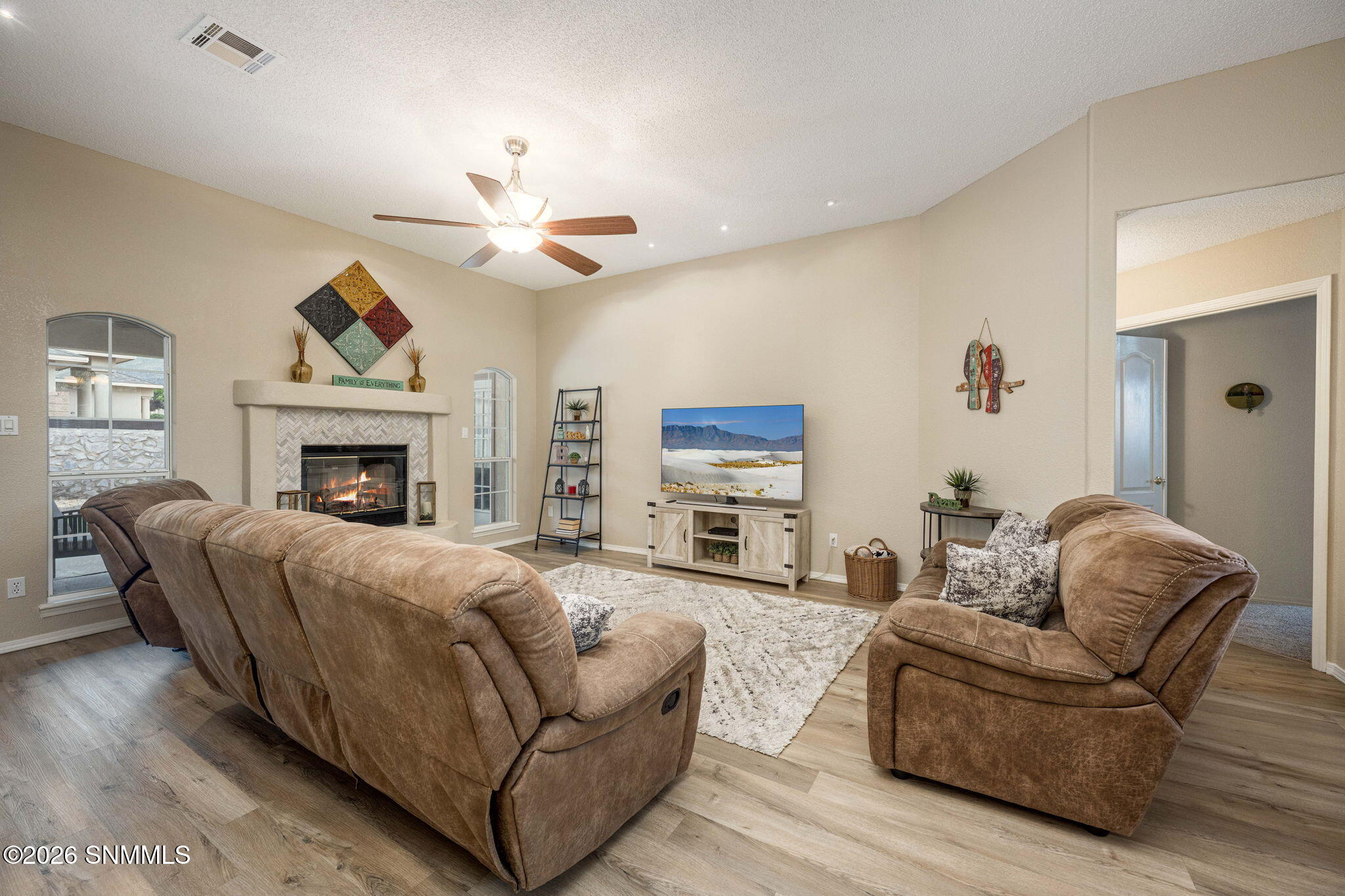 7-web-or-mls-Snappin Homes (Oakmont2639)