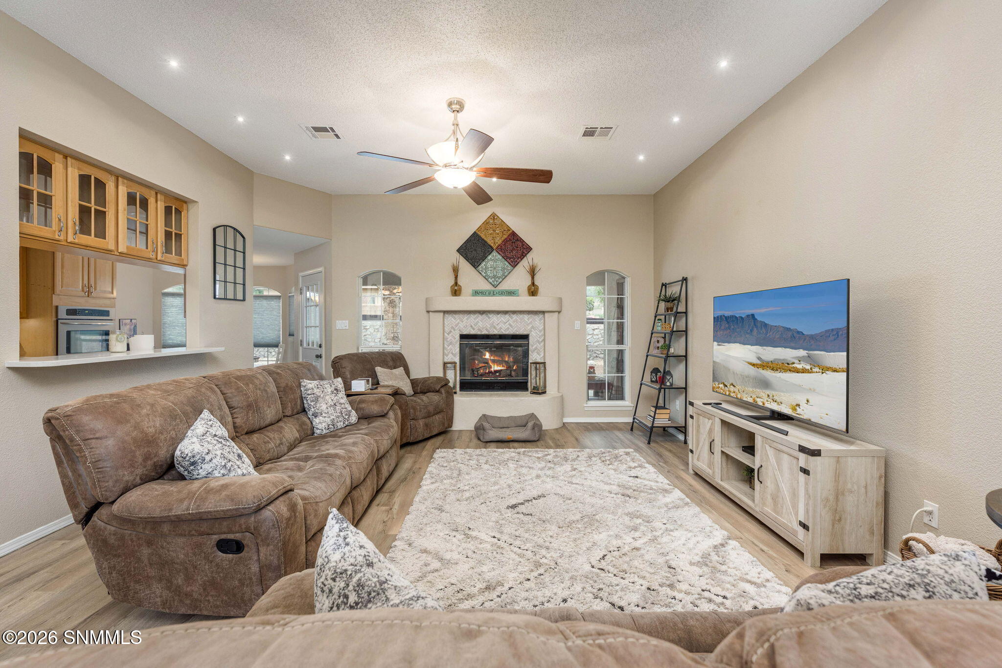 8-web-or-mls-Snappin Homes (Oakmont2639)