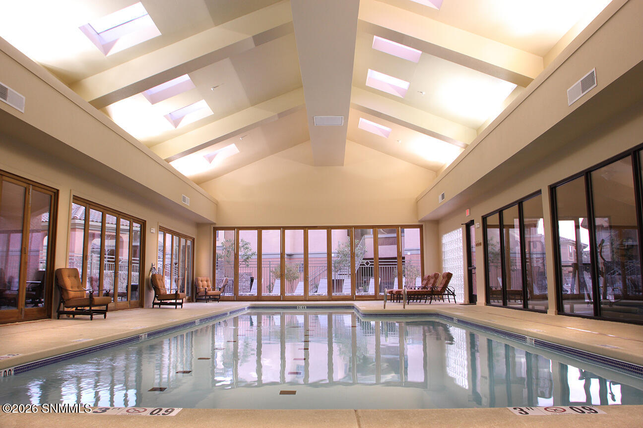 Casitas-Indoor Pool
