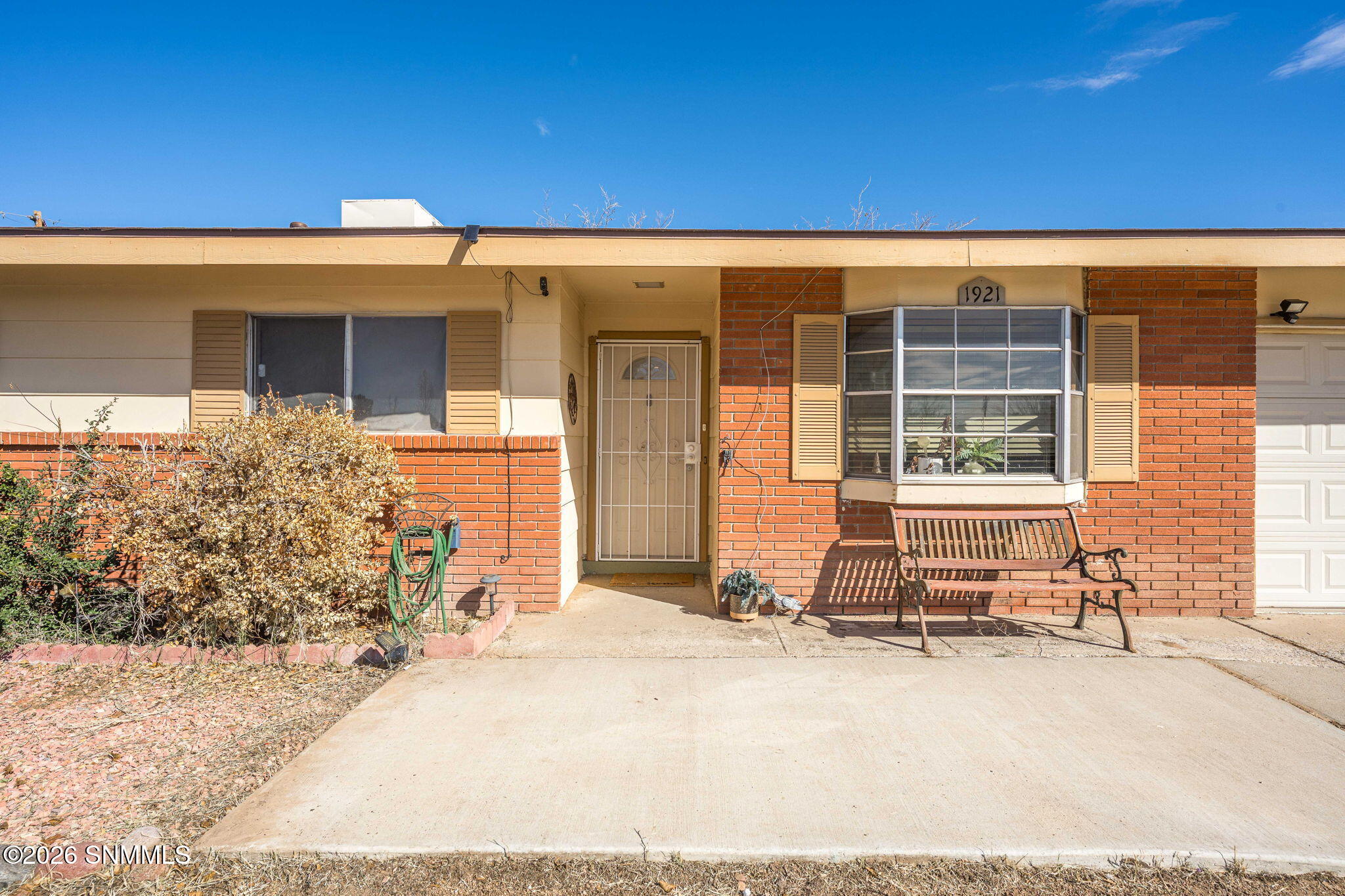 3-web-or-mls-Snappin Homes (Louise1921)-