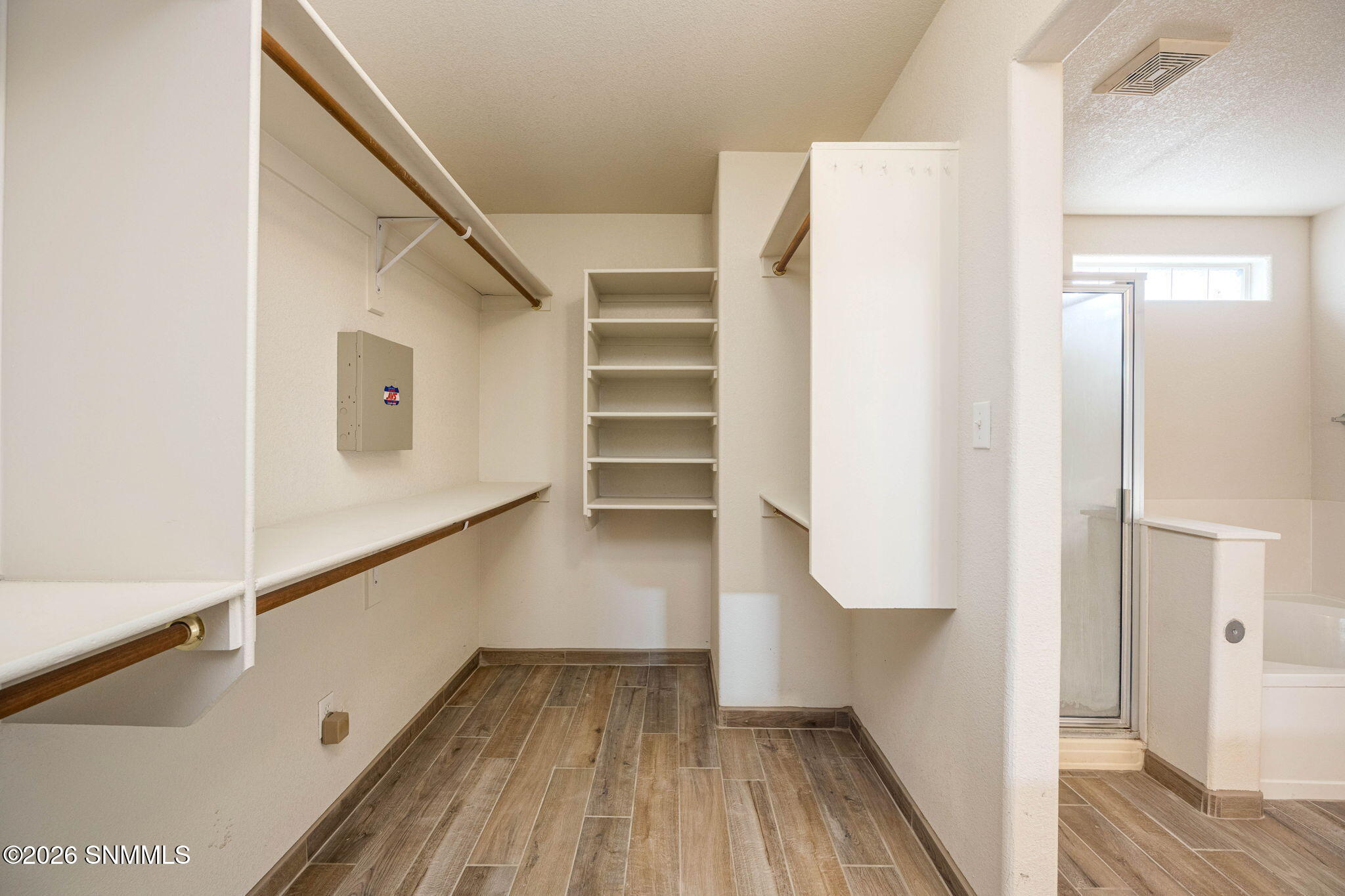 25-web-or-mls-Snappin Homes (CloudDance6