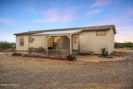 75 Starview Road, Las Cruces, New Mexico 88012, 3 Bedrooms Bedrooms, ,2 BathroomsBathrooms,Residential,For Sale,Starview,2601121