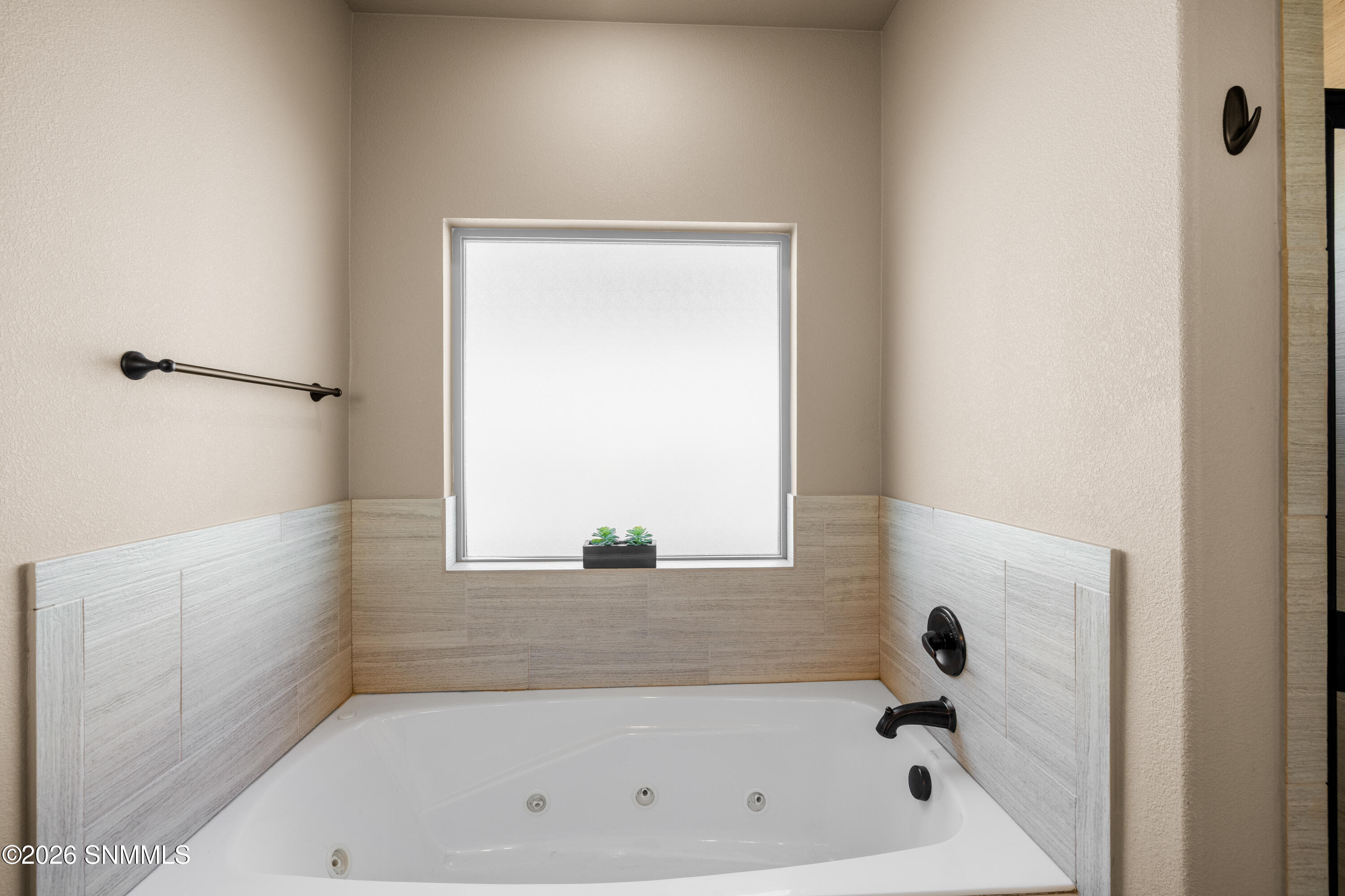 917-Broze-Hill-MLS-Camera-Guy-16