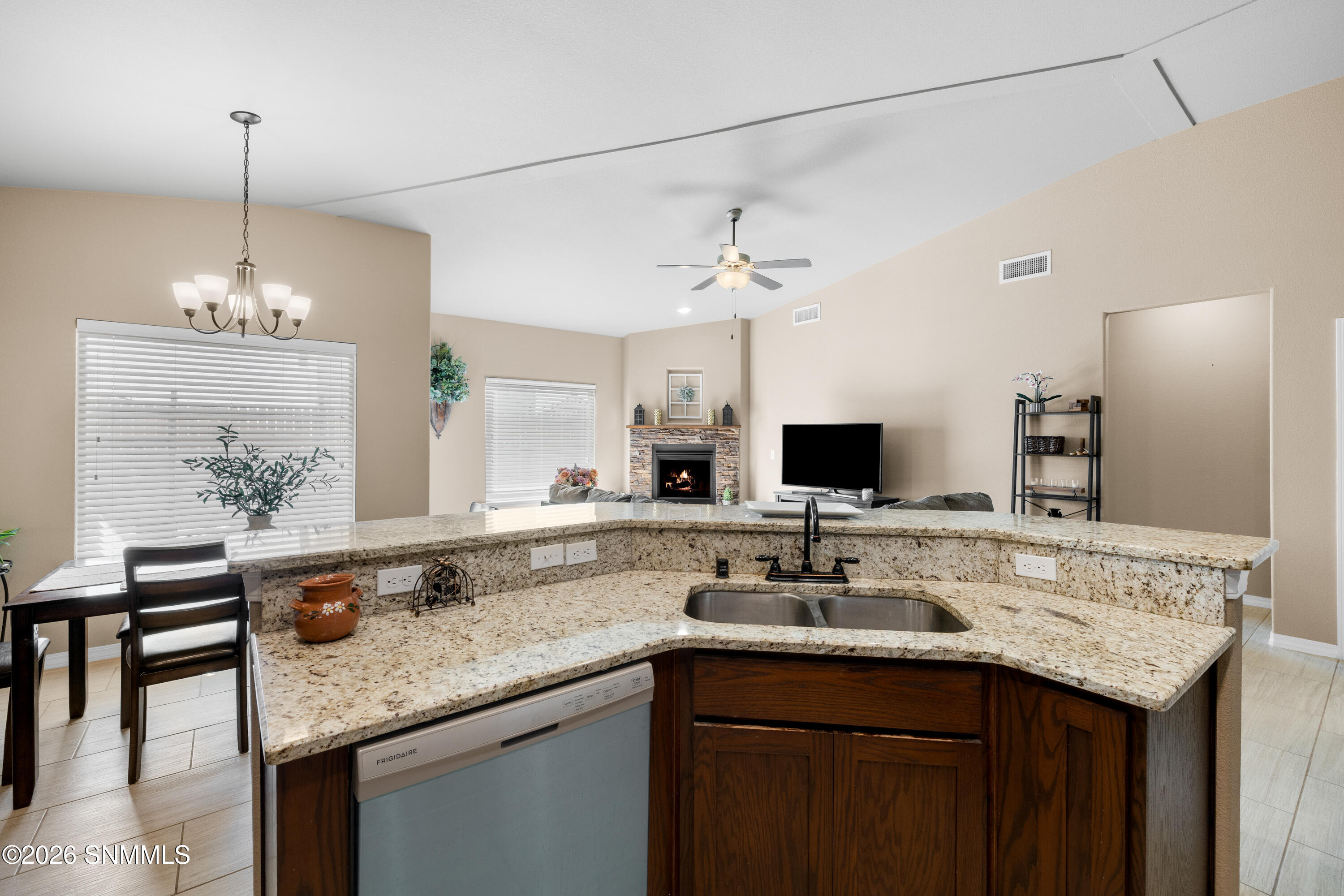 917-Broze-Hill-MLS-Camera-Guy-10