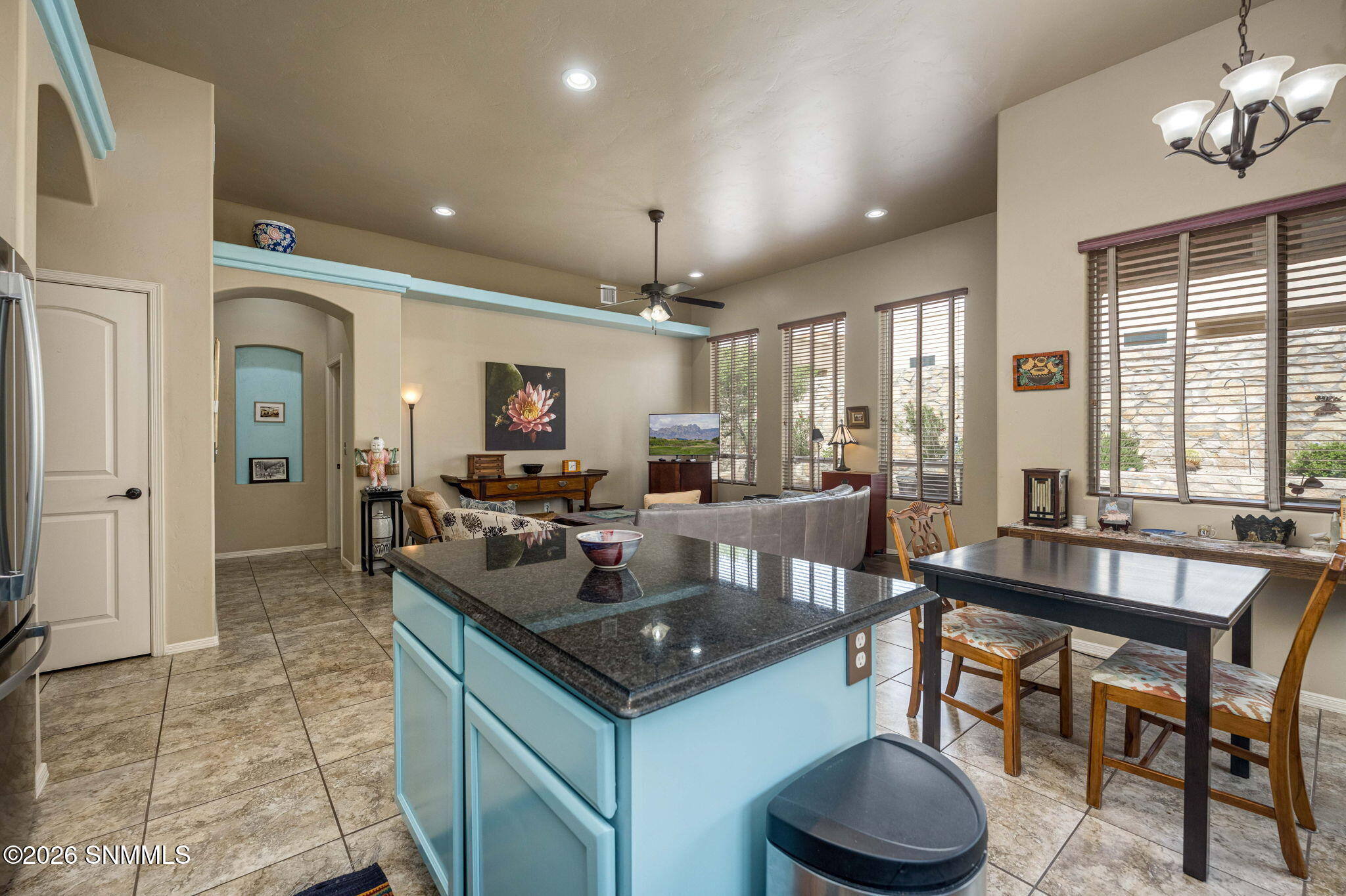 13-web-or-mls-Snappin Homes (Seville4116