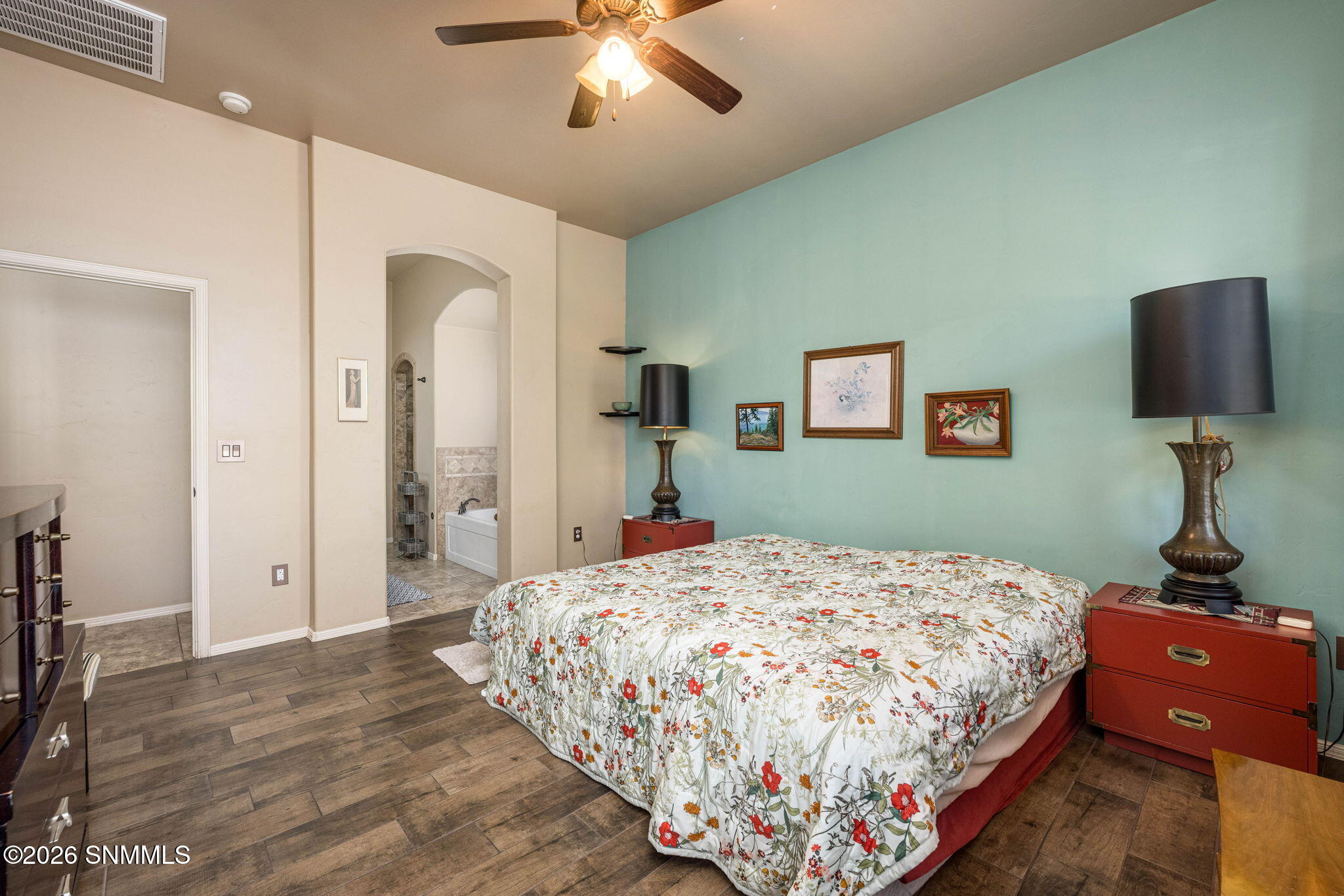 17-web-or-mls-Snappin Homes (Seville4116