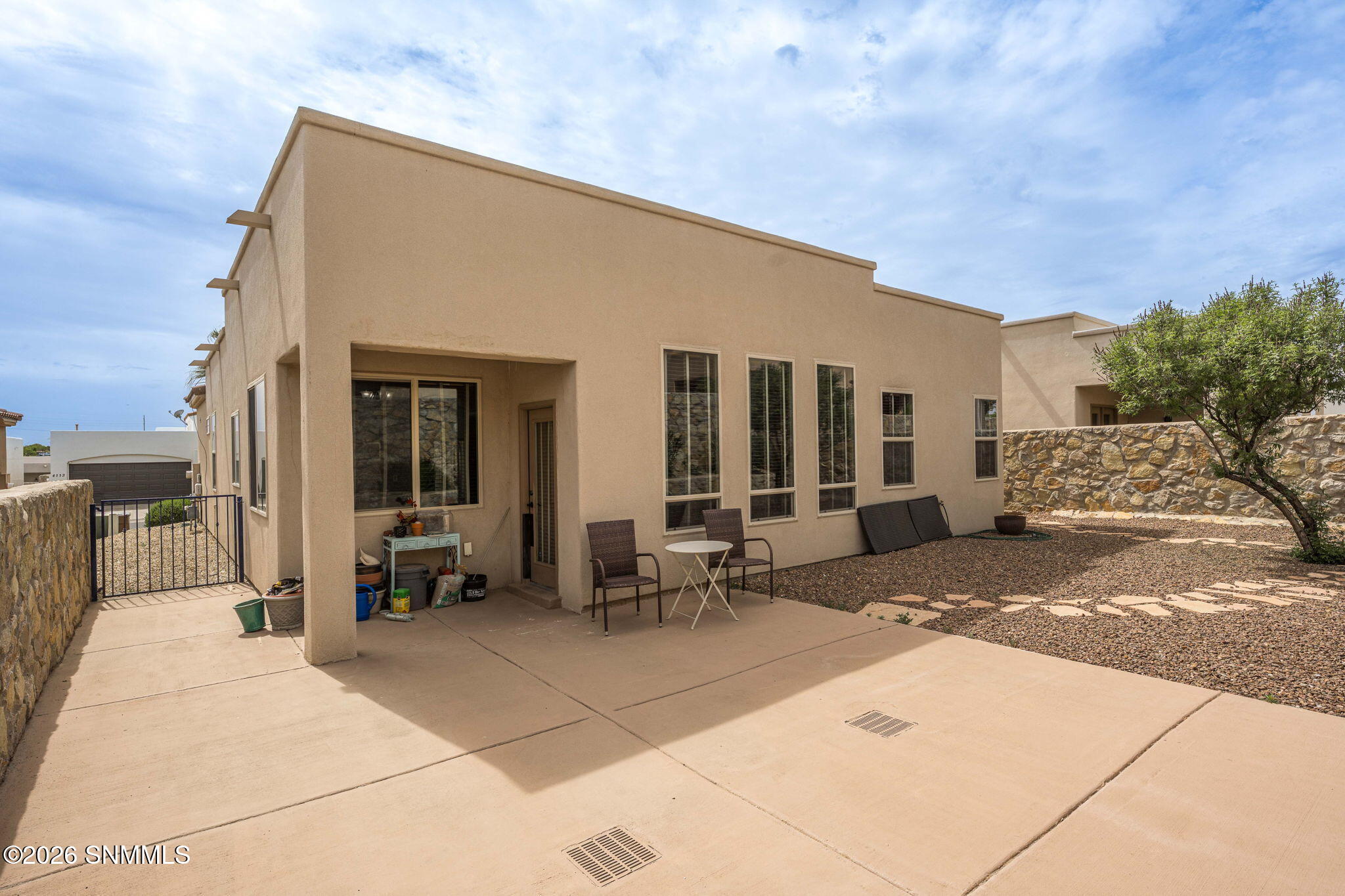 31-web-or-mls-Snappin Homes (Seville4116