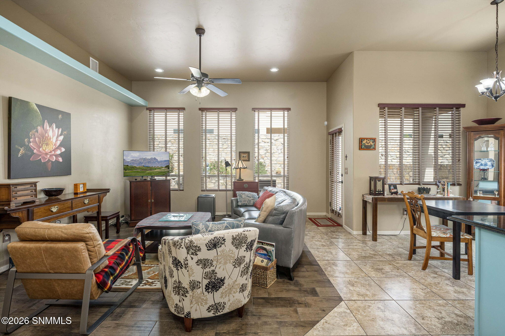 6-web-or-mls-Snappin Homes (Seville4116)