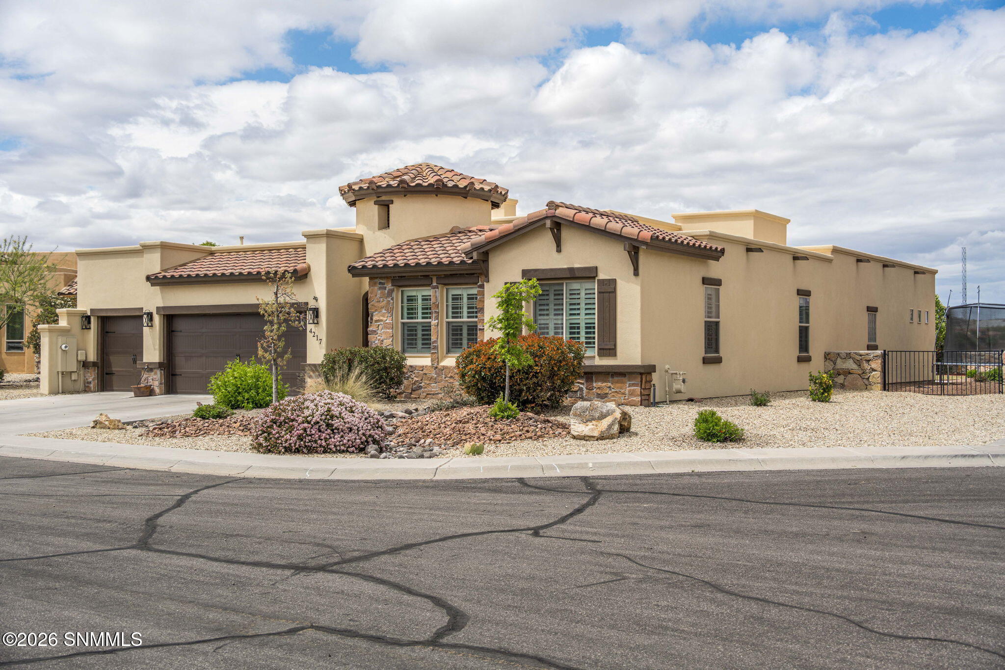 2-web-or-mls-Snappin Homes (Hermia4217)-