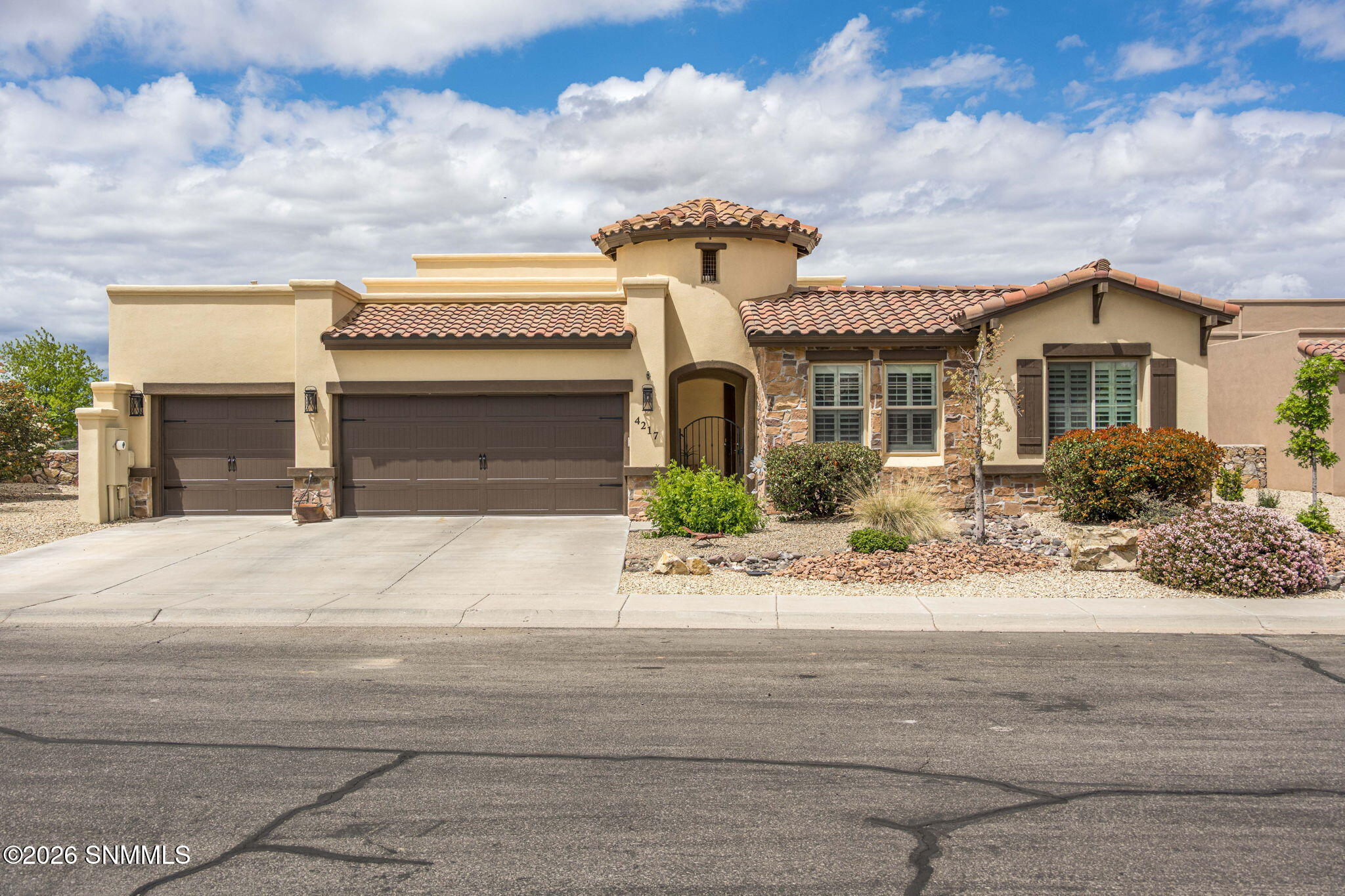 3-web-or-mls-Snappin Homes (Hermia4217)-