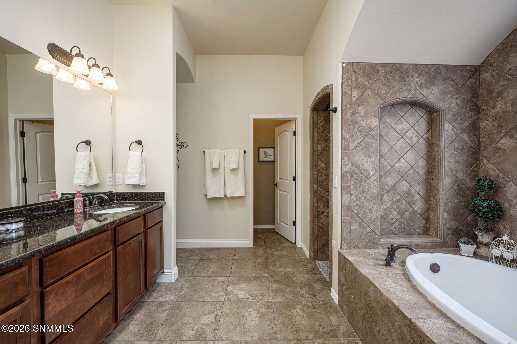 36-web-or-mls-Snappin Homes (Hermia4217)