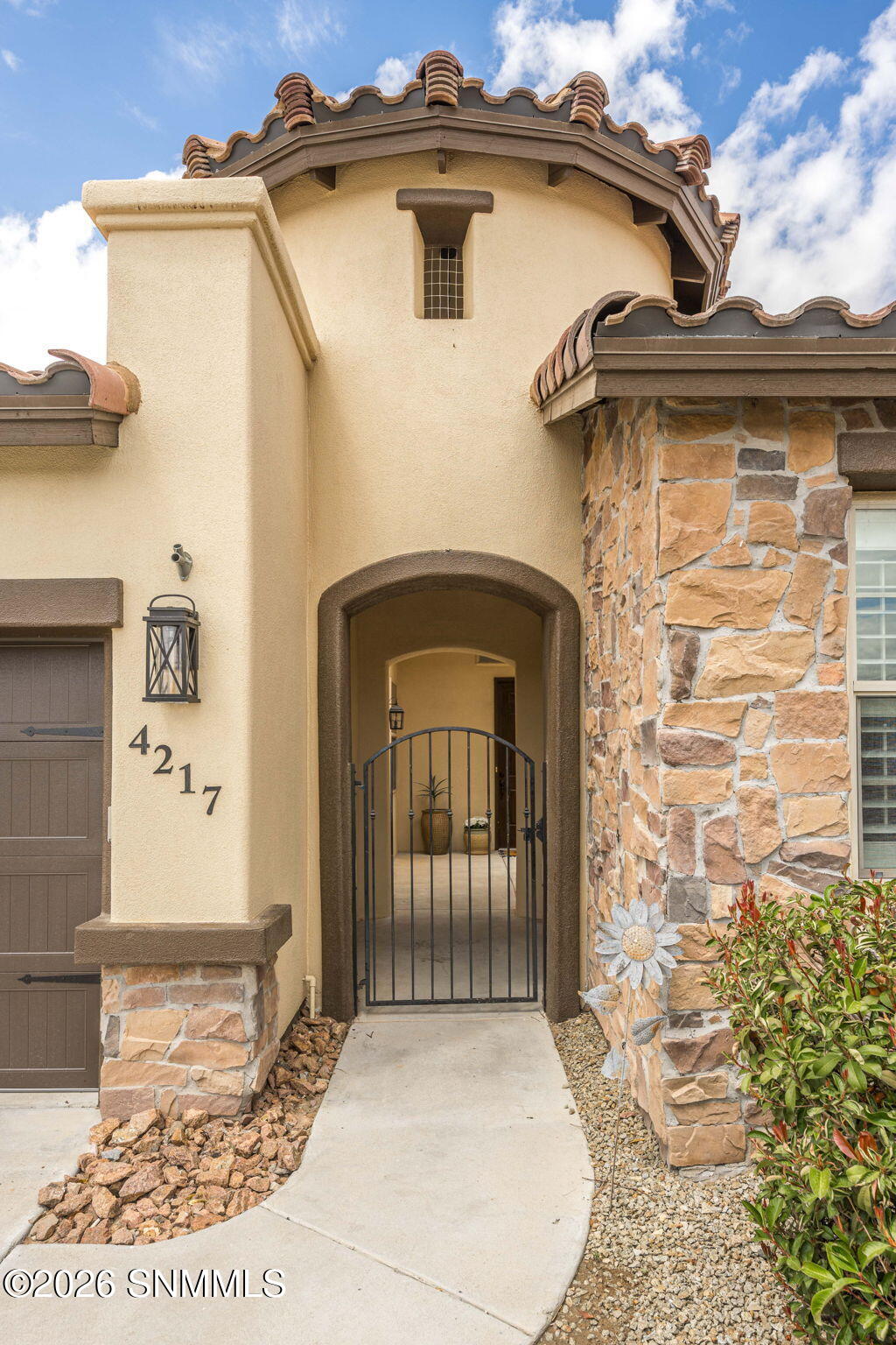 4-web-or-mls-Snappin Homes (Hermia4217)-