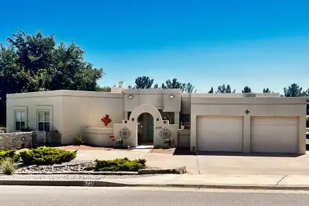 6735 Via Campestre, Las Cruces, New Mexico 88007, 2 Bedrooms Bedrooms, ,2.5 BathroomsBathrooms,Residential,For Sale,Via Campestre,2502972