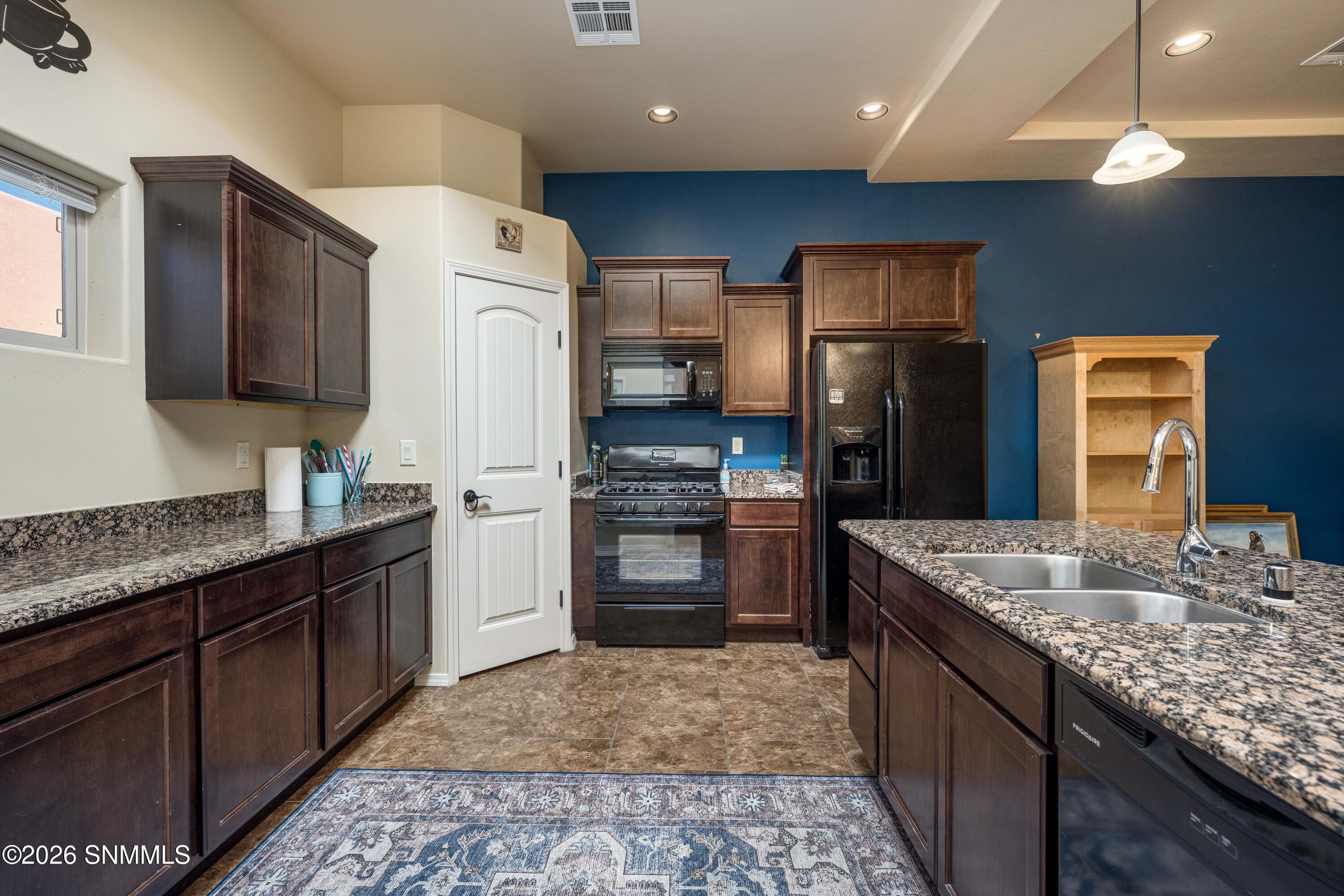 Snappin Homes (Tayvis3988)-19