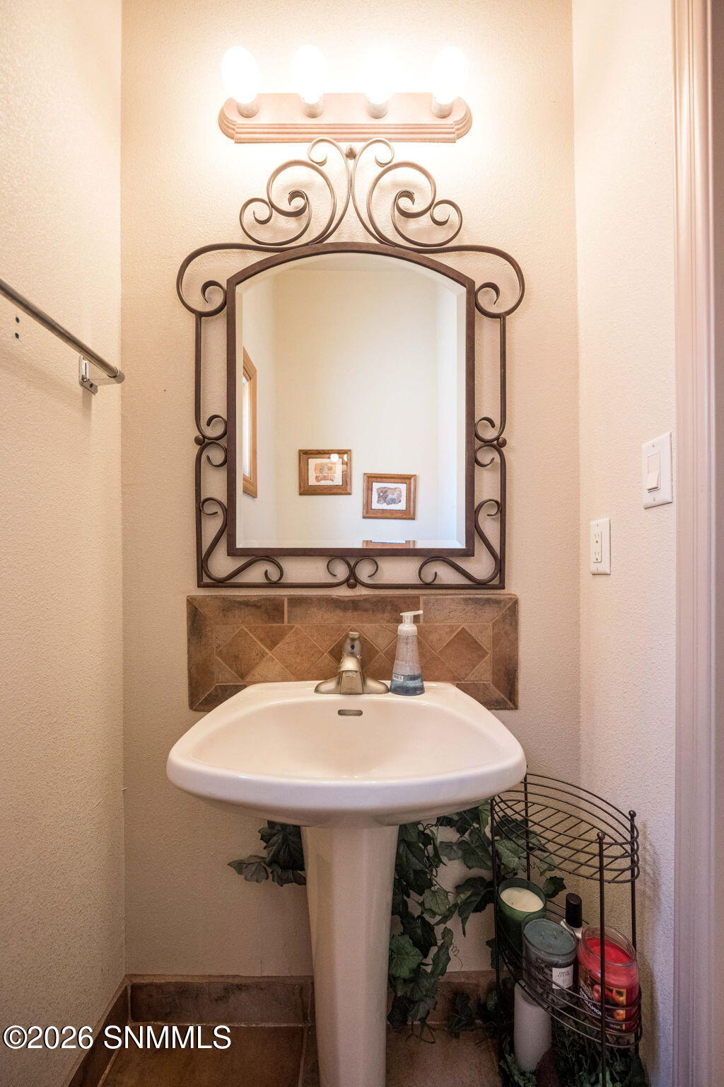 24-web-or-mls-Snappin Homes (VistaDelVal