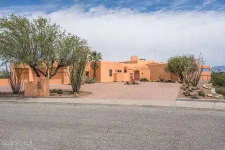 1540 Vista Del Valle, Las Cruces, New Mexico 88007, 3 Bedrooms Bedrooms, ,3.5 BathroomsBathrooms,Residential,For Sale,Vista Del Valle,2601149