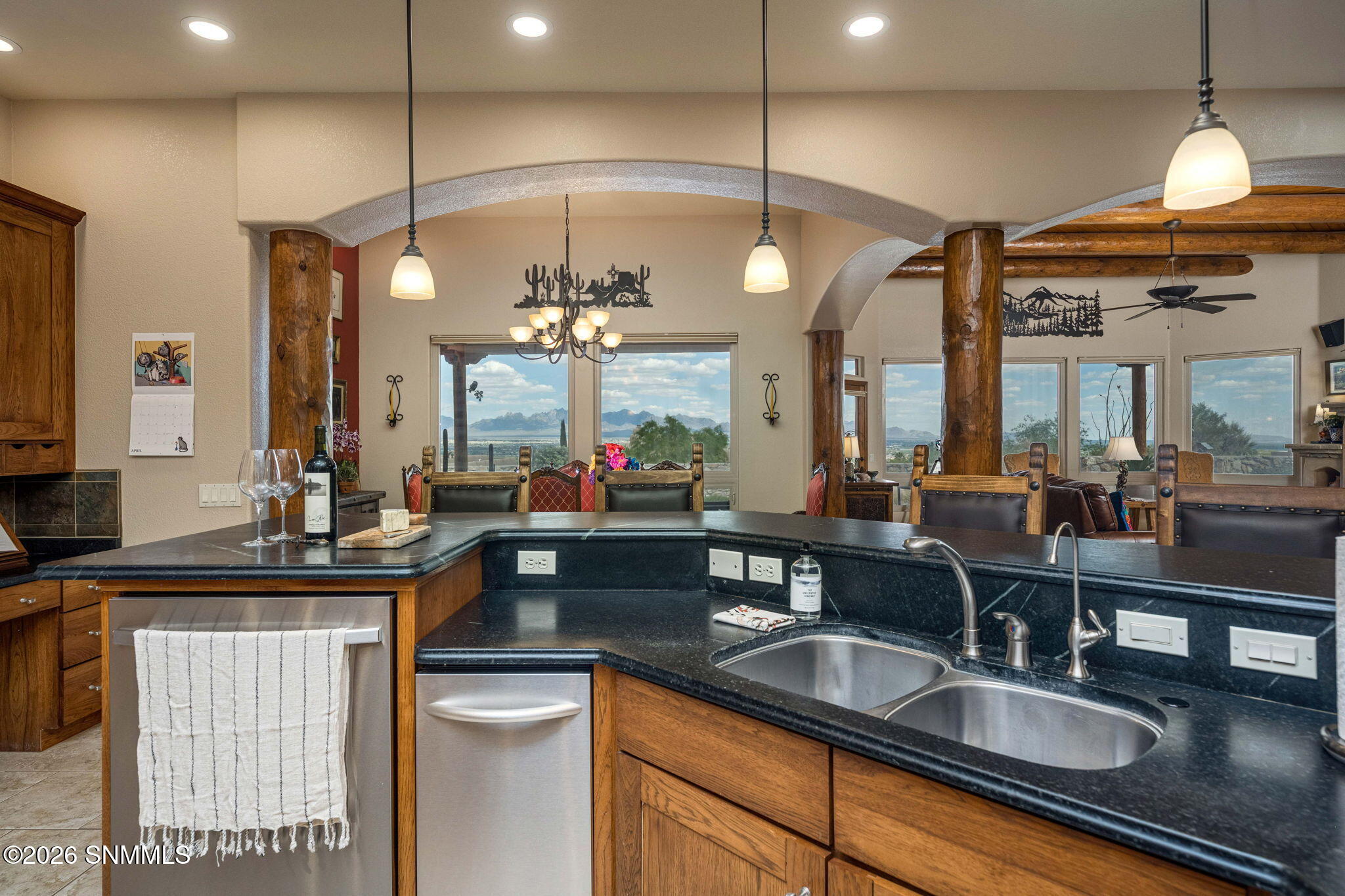 29-web-or-mls-Snappin Homes (Constitutio