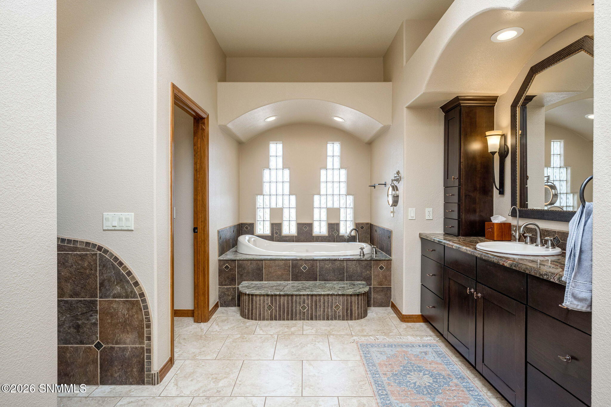 40-web-or-mls-Snappin Homes (Constitutio