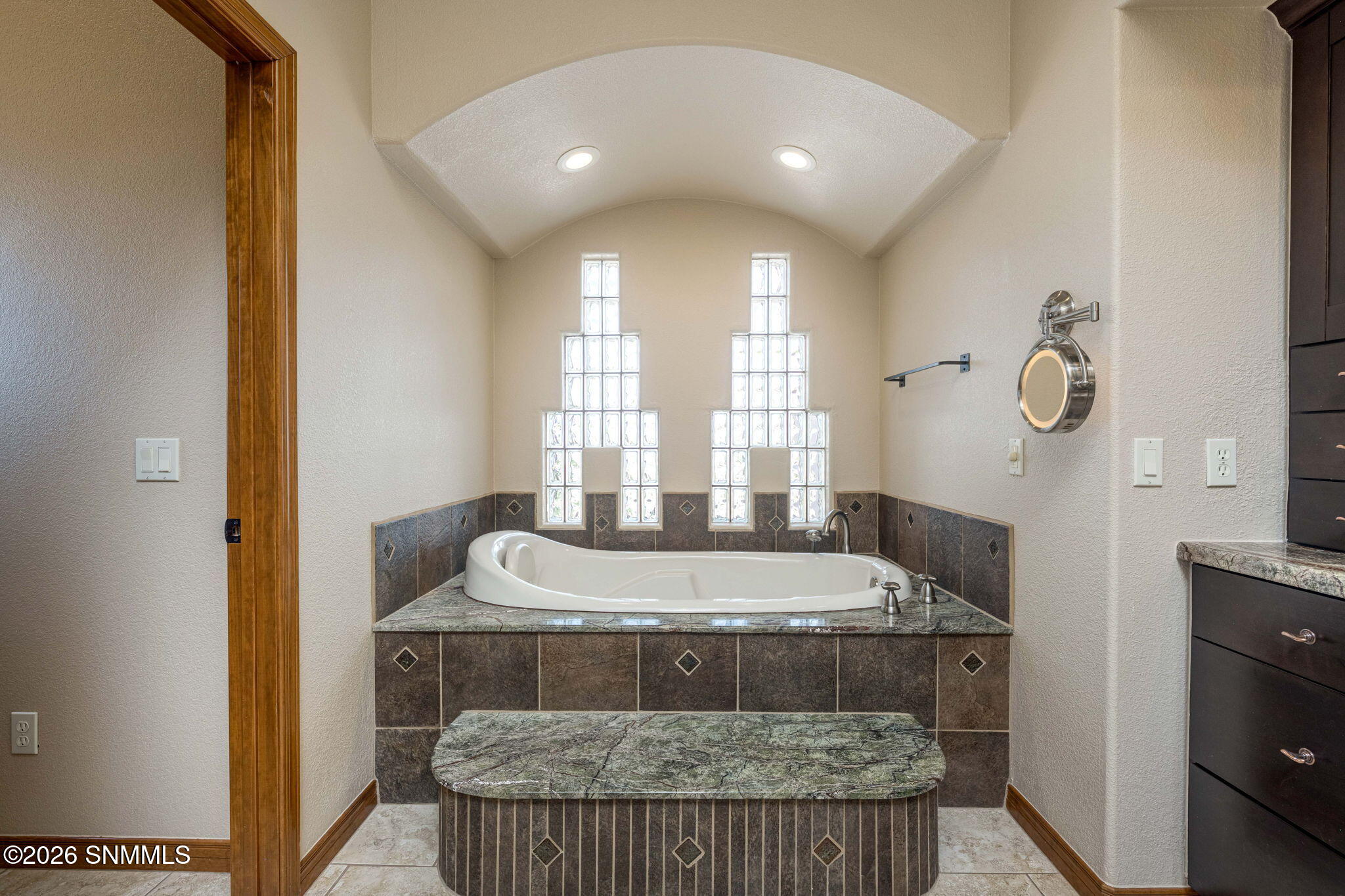 42-web-or-mls-Snappin Homes (Constitutio