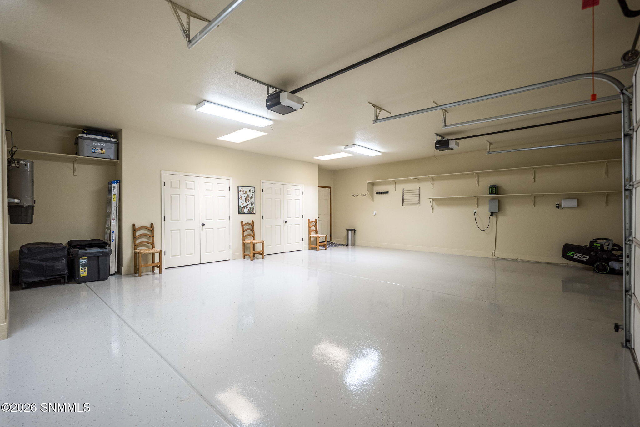 61-web-or-mls-Snappin Homes (Constitutio