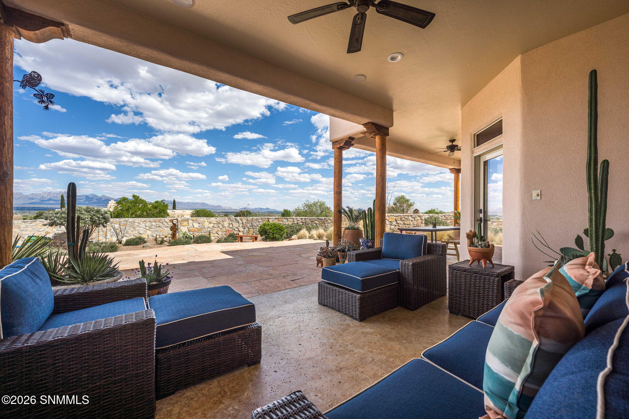 64-web-or-mls-Snappin Homes (Constitutio