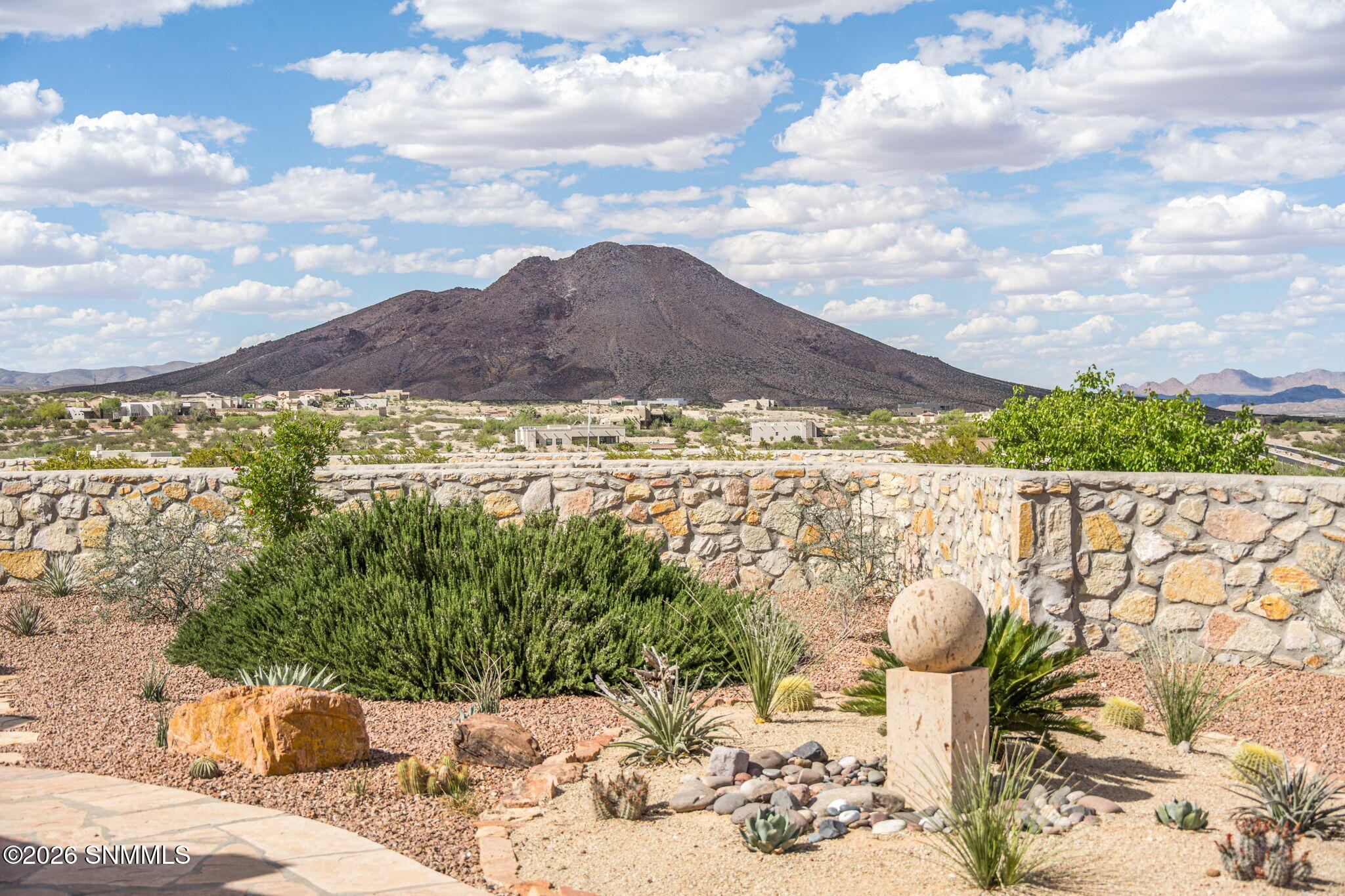 74-web-or-mls-Snappin Homes (Constitutio