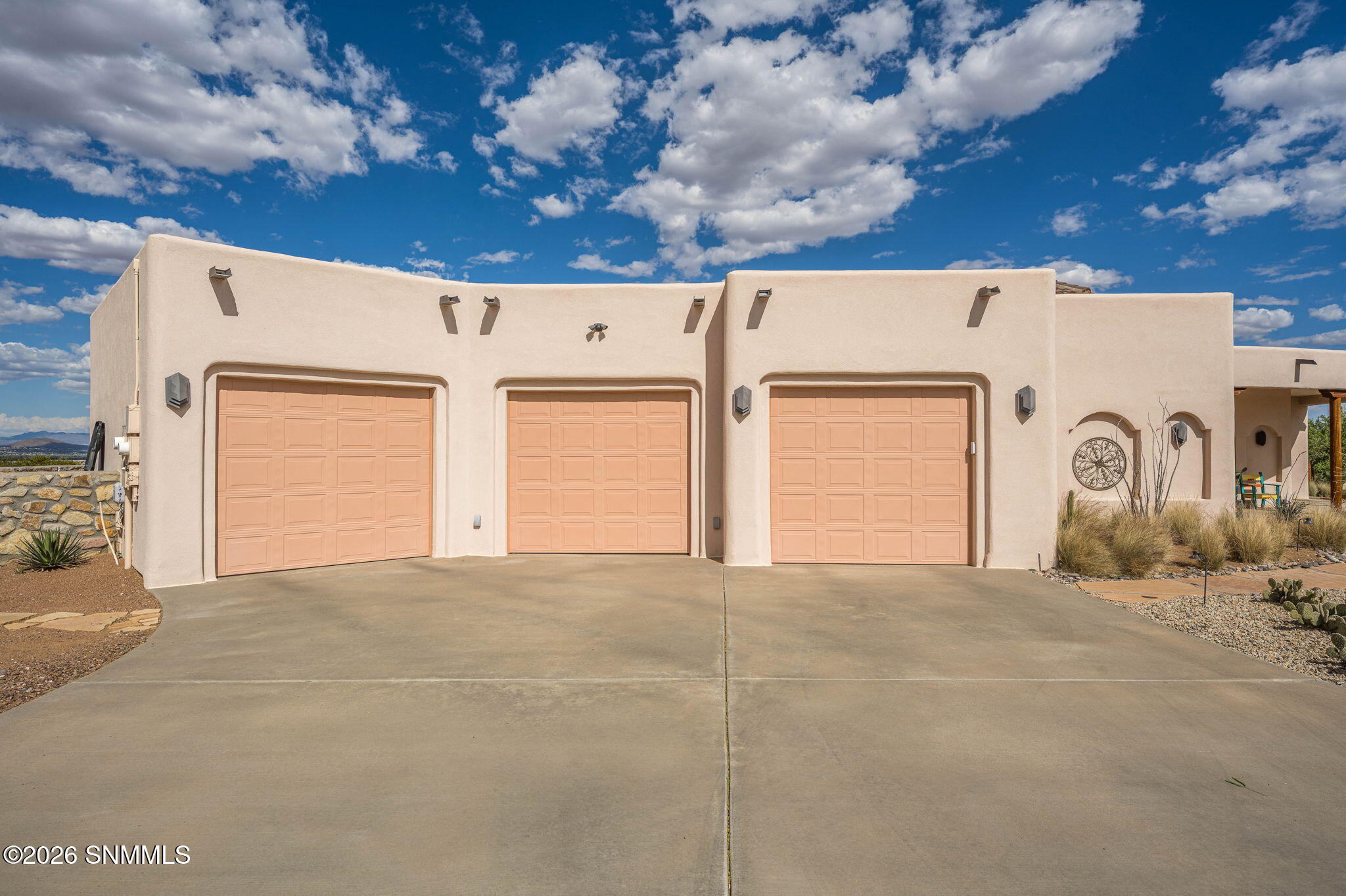 81-web-or-mls-Snappin Homes (Constitutio