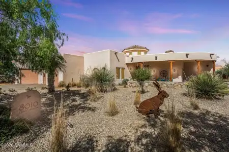 8010 Constitution Road, Las Cruces, New Mexico 88007, 3 Bedrooms Bedrooms, ,2.5 BathroomsBathrooms,Residential,For Sale,Constitution,2601158