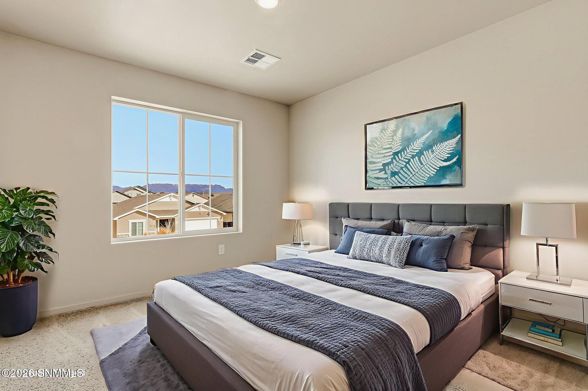 40-web-or-mls-IMG_8005 virtually staged