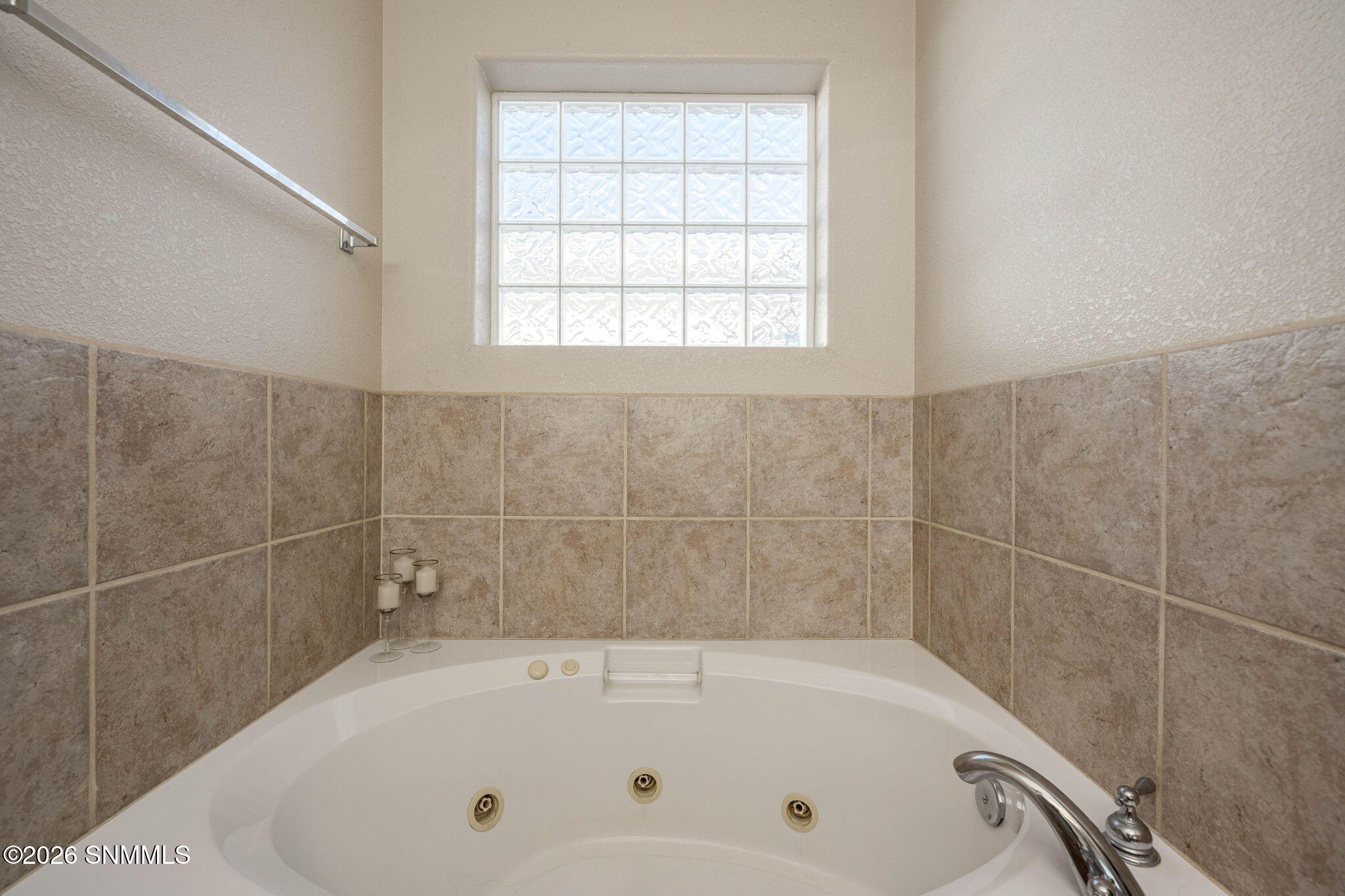 19-web-or-mls-Snappin Homes (Imperial381