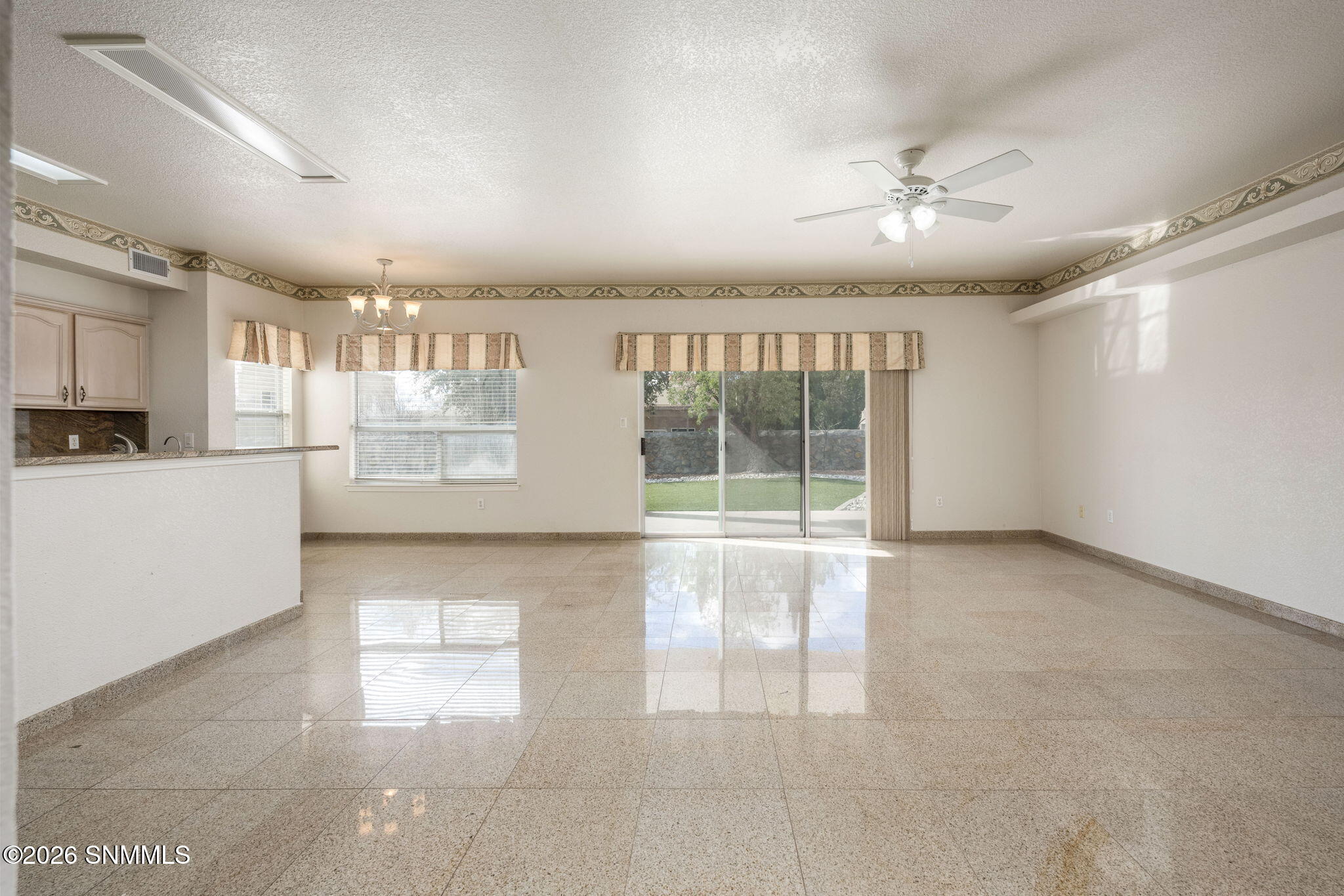 10-web-or-mls-Desert Greens 2122-31