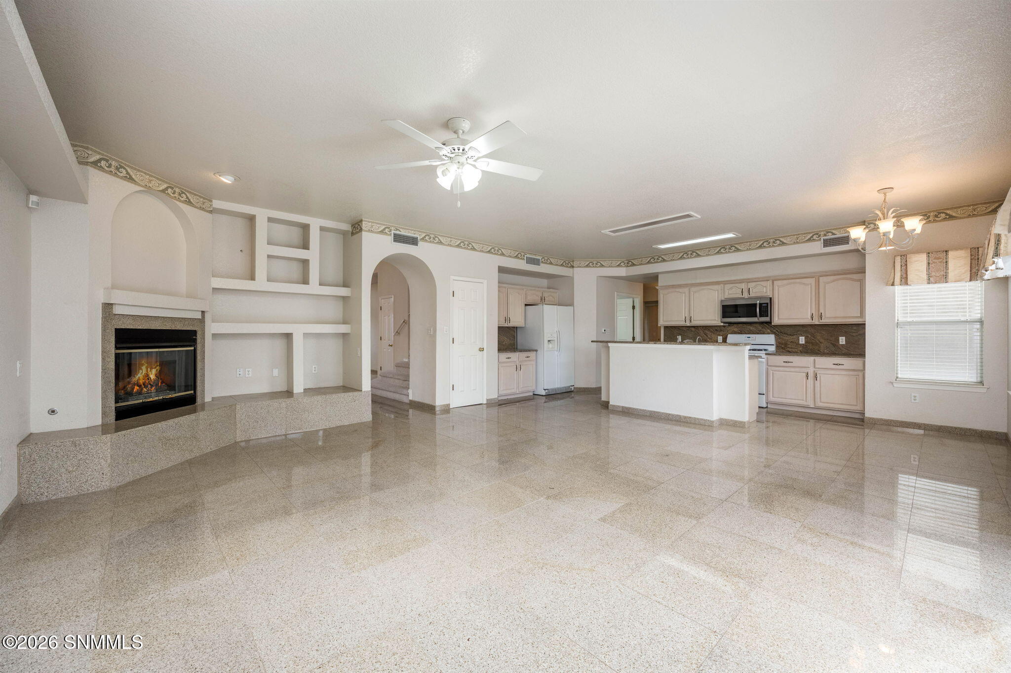 12-web-or-mls-Desert Greens 2122-48