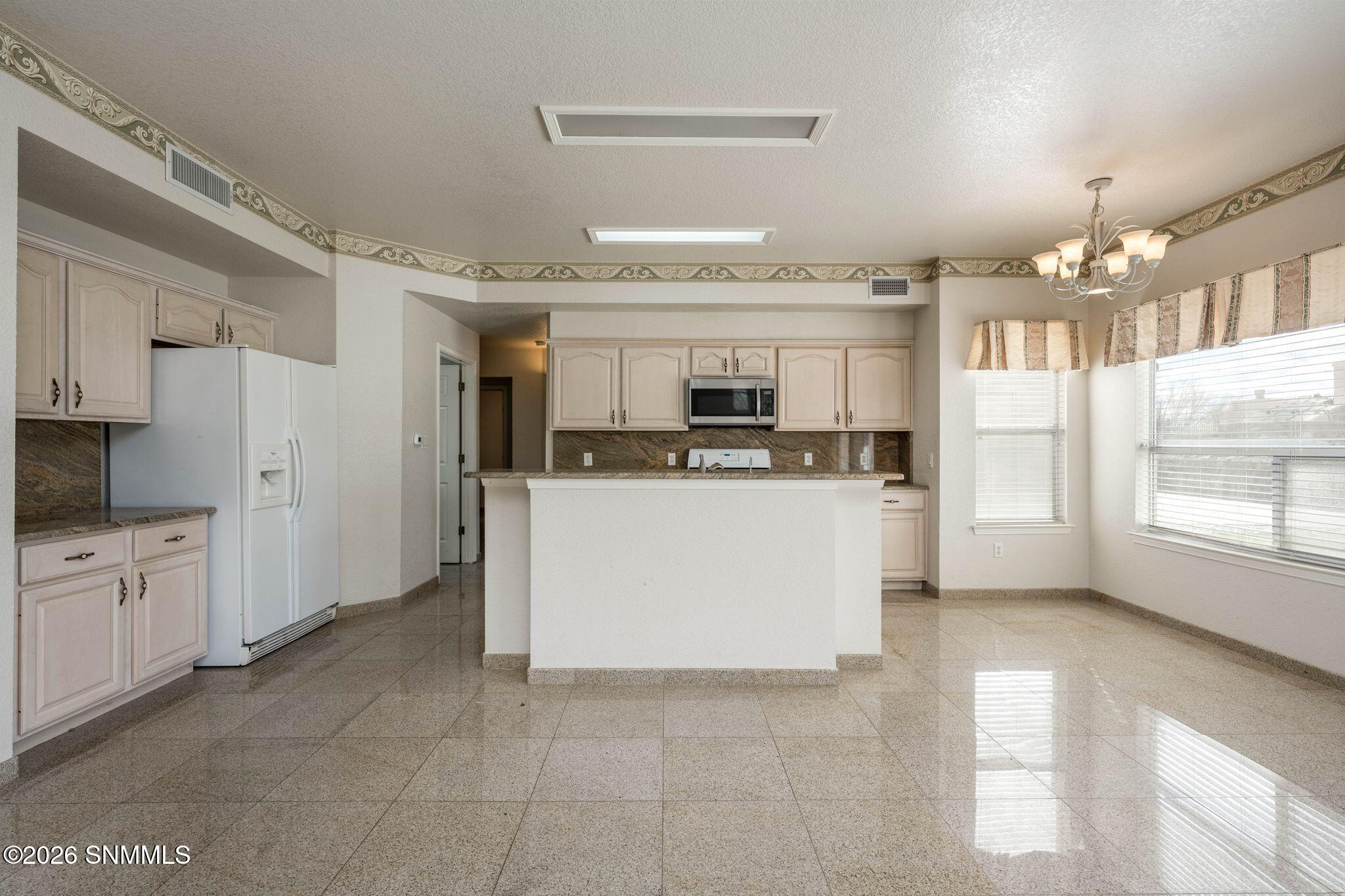 13-web-or-mls-Desert Greens 2122-53