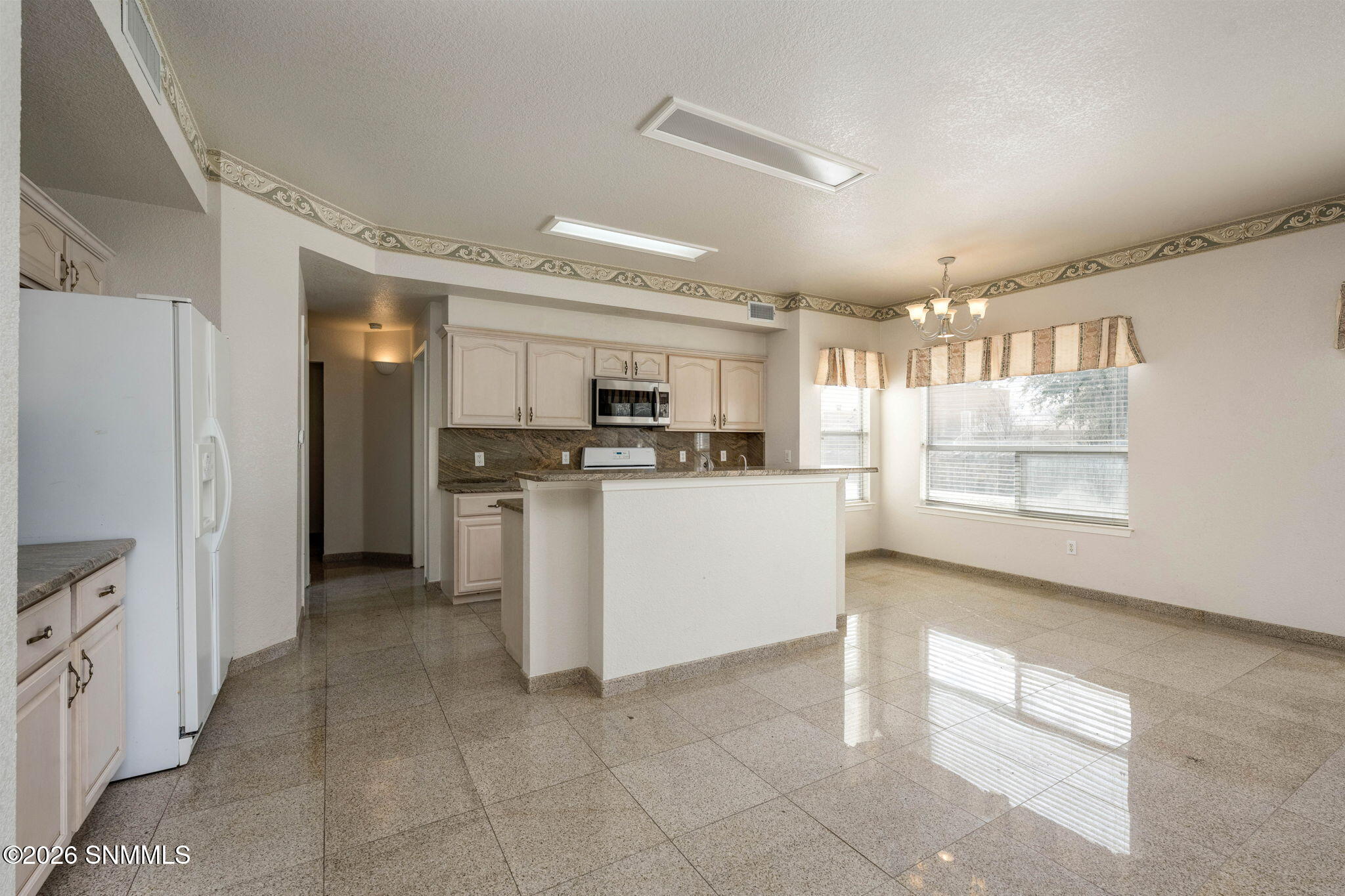 14-web-or-mls-Desert Greens 2122-57