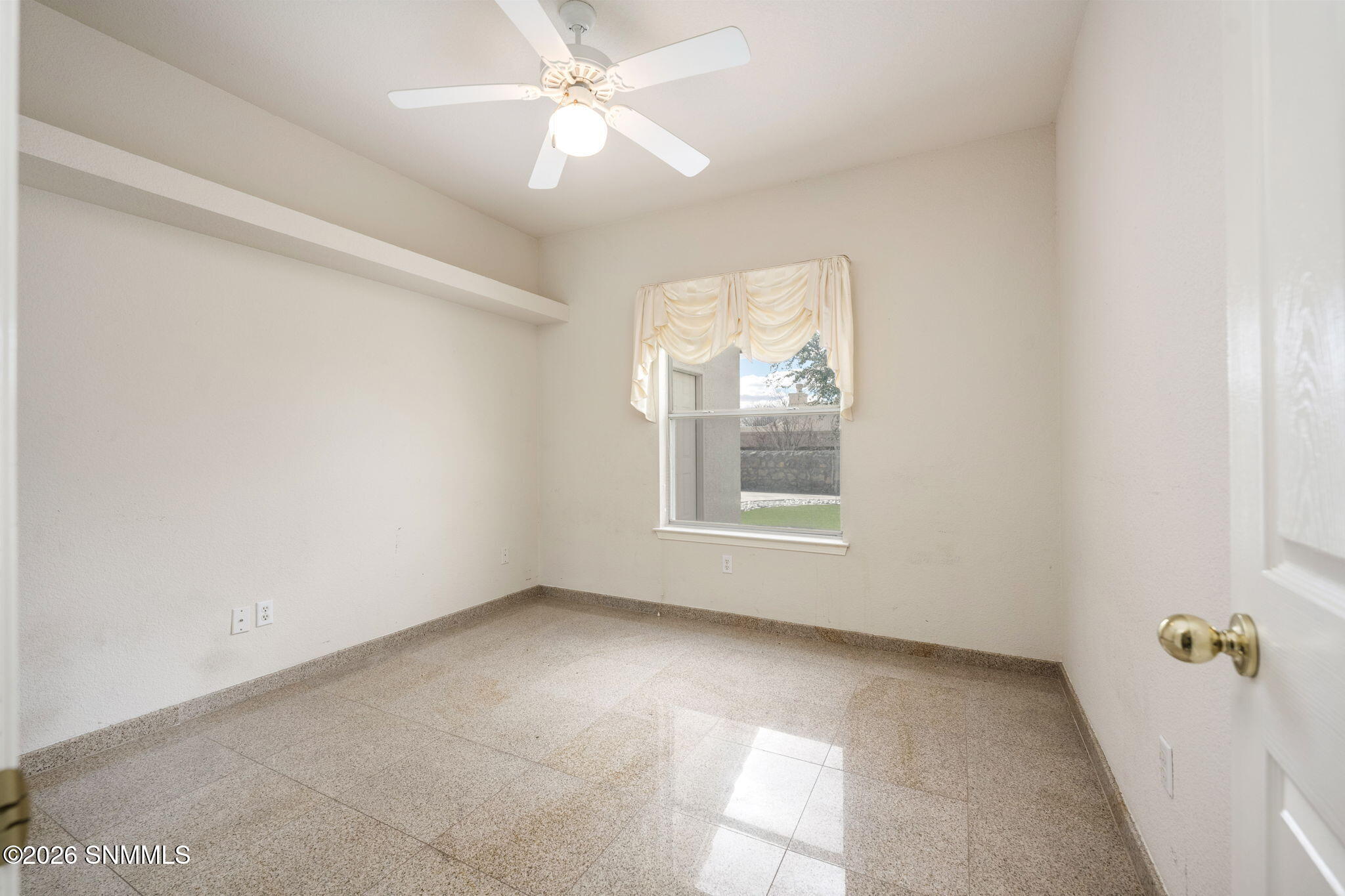 19-web-or-mls-Desert Greens 2122-73