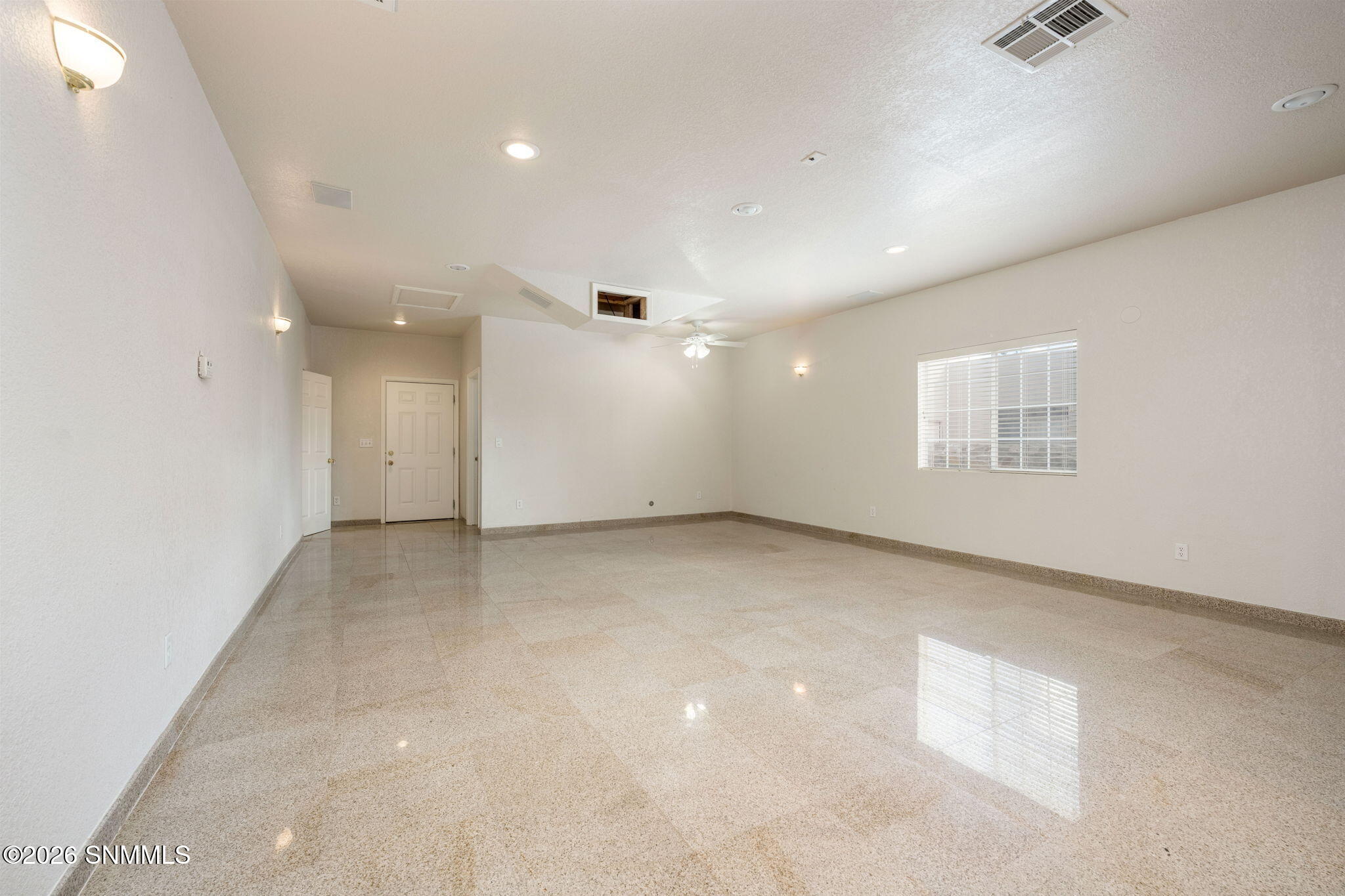 25-web-or-mls-Desert Greens 2122-102