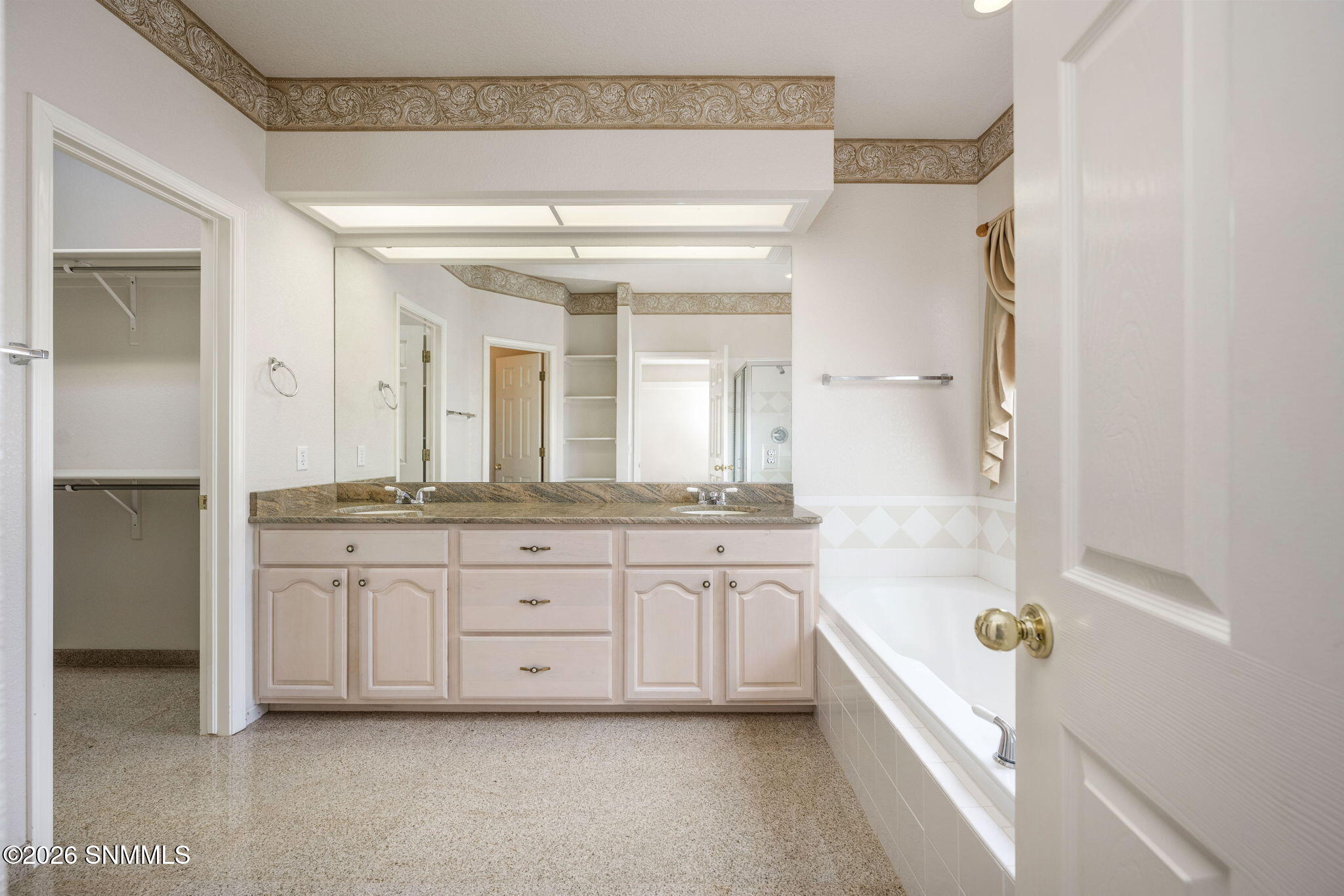 31-web-or-mls-Desert Greens 2122-127